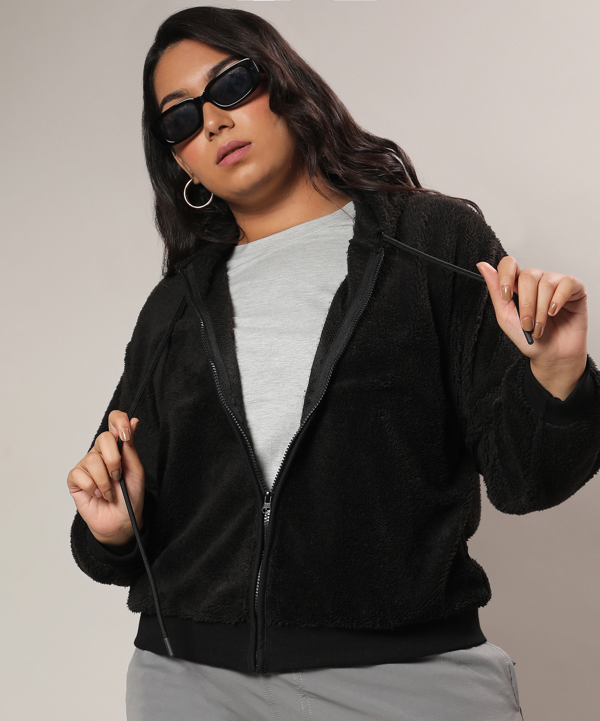 Instafab Plus | Women's Carbon Black Fleece Hoodie With Zip-Closure