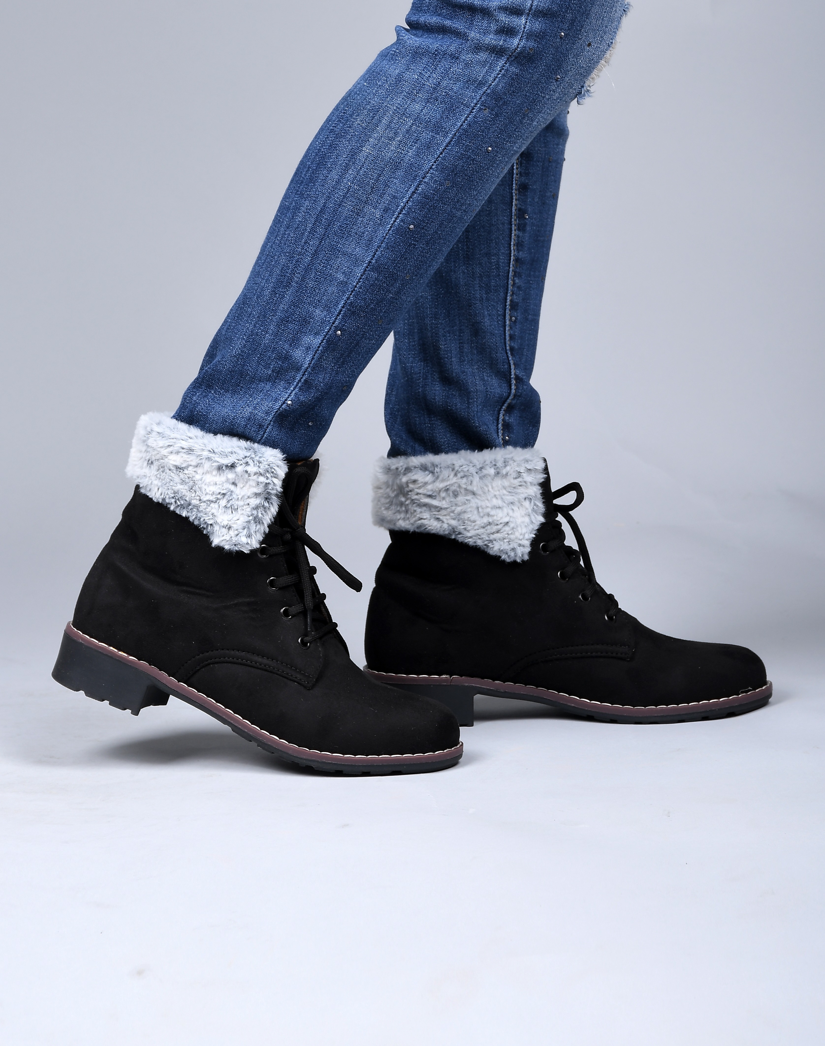 Black trendy boots on sale
