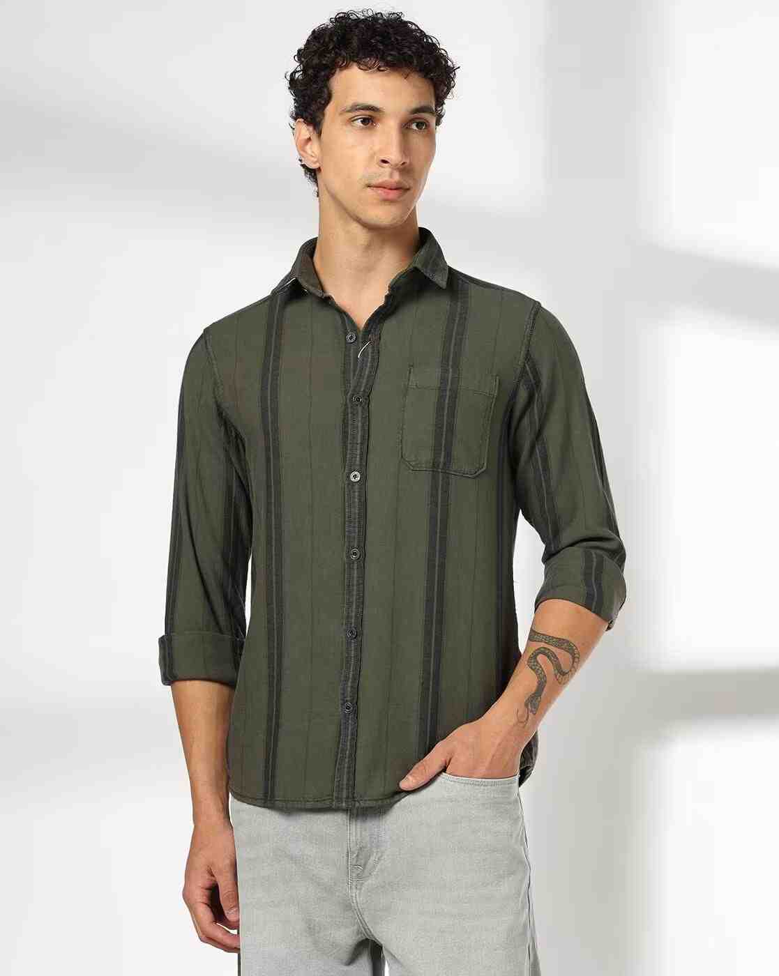 Men Striped Slim Fit Casual Shirt