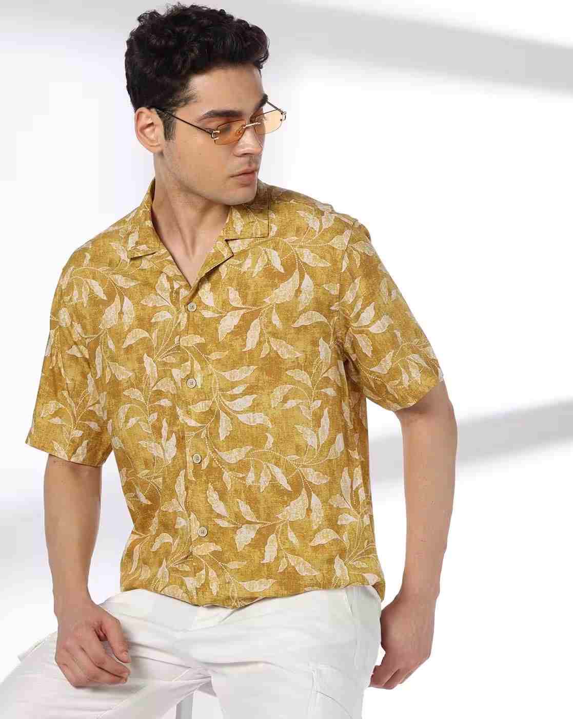 Men Leaf Print Relaxed Fit Shirt