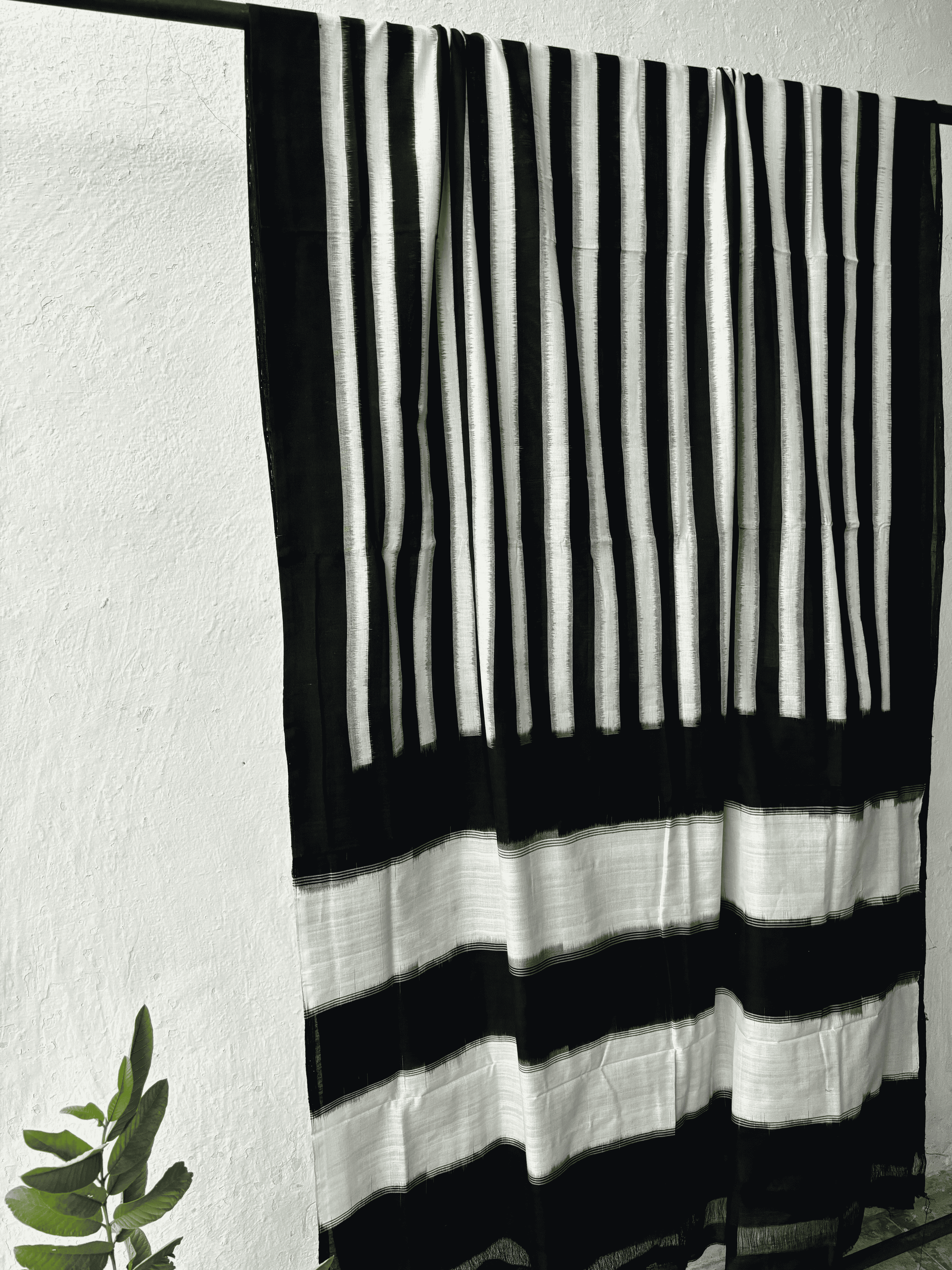 Cotton Stripe Doubkle Ikat Black And White Saree