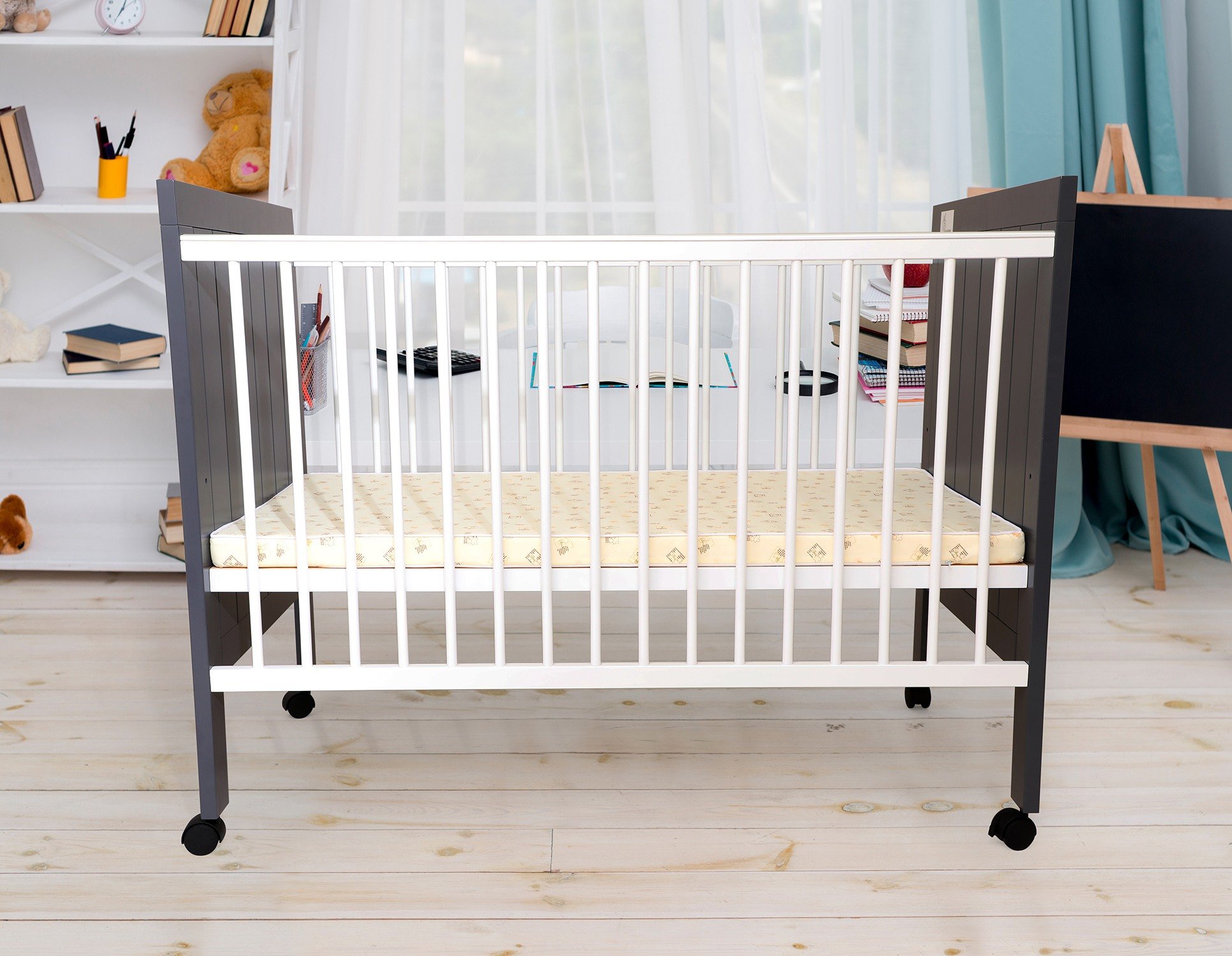 https://cdn.fynd.com/v2/falling-surf-7c8bb8/fyprod/wrkr/products/pictures/item/free/original/k3R2jQSnd--R-for-Rabbit-Baby's-Den-Baby-Cot-with-Mattress.jpeg