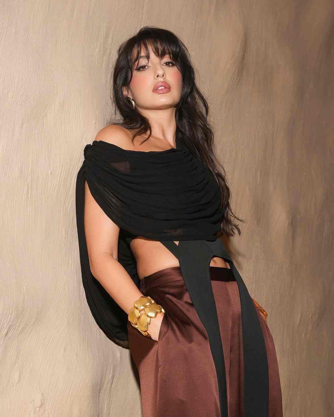 Black U-Shpaed Cowl Top with Low Crotch Mocha Brown Pants