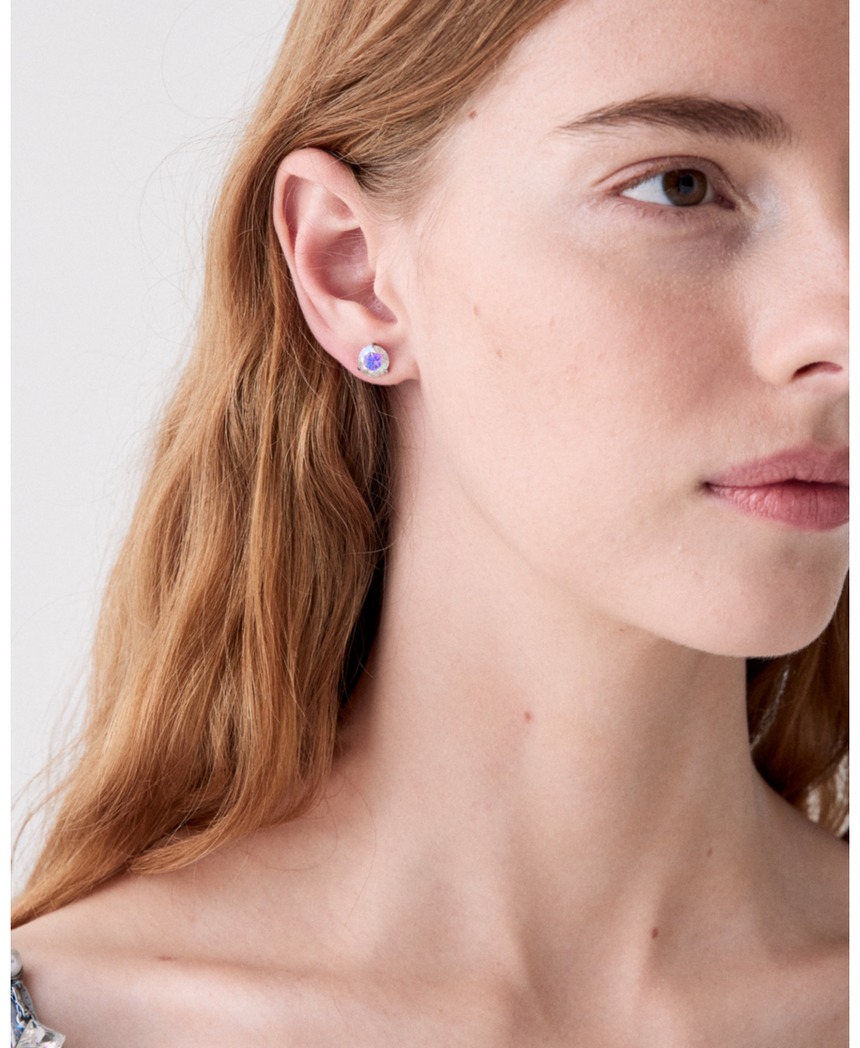 Brilliant statements trio prong studs