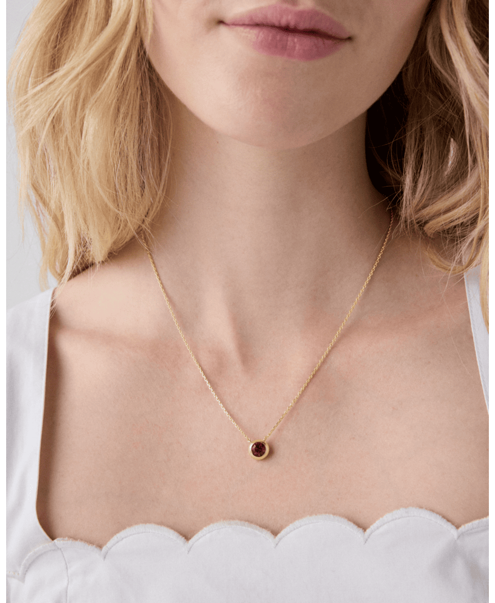 Round stone pendant