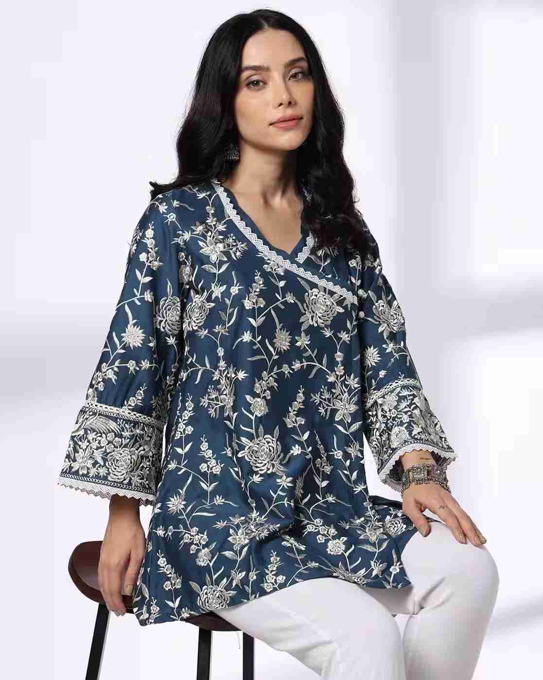 Women Embroidered Angrakha Kurta