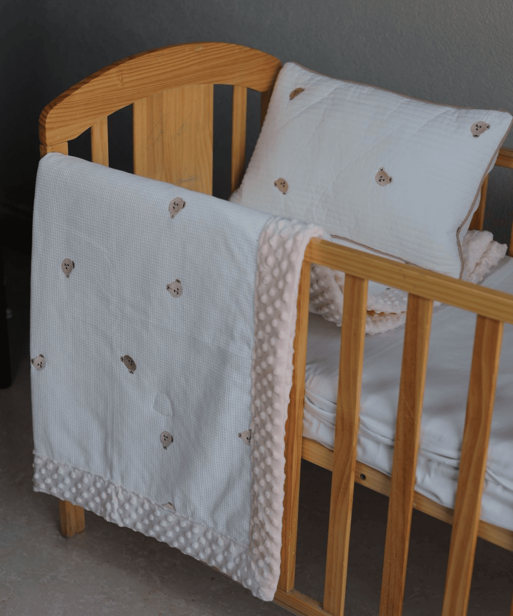 Snuggly Bear Blanket Set