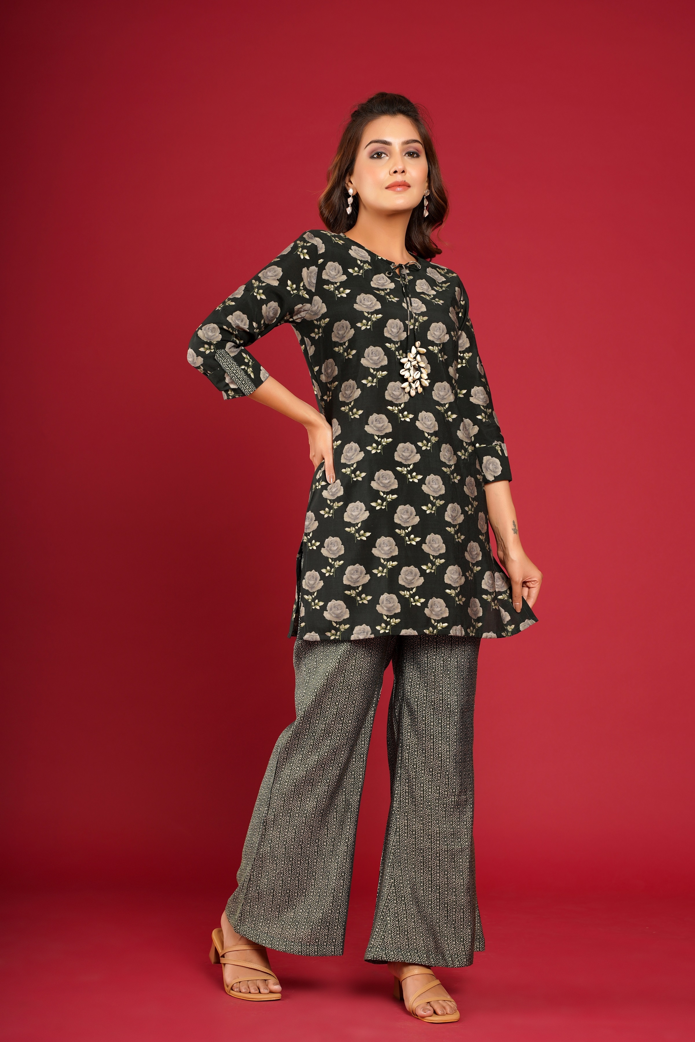 Angrakha Style Short Kurti Pant Set at Rs 1250/piece | Kurti Pant Set in  New Delhi | ID: 2850631383412