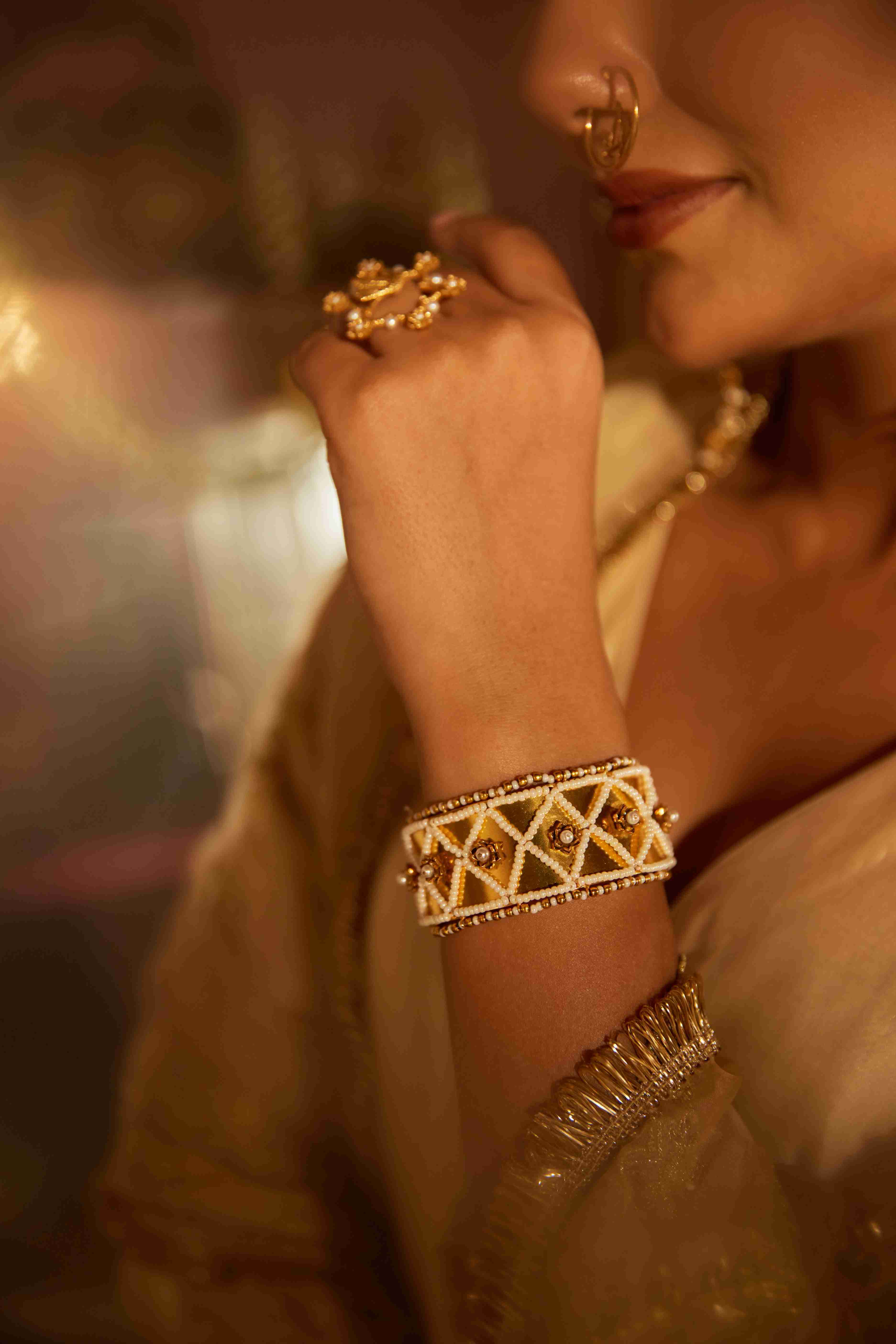 Moti-jaal Fulwari Hand Cuff
