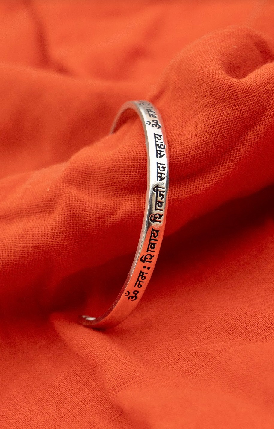 92.7 Silver Guruji Mantra bangle Female
