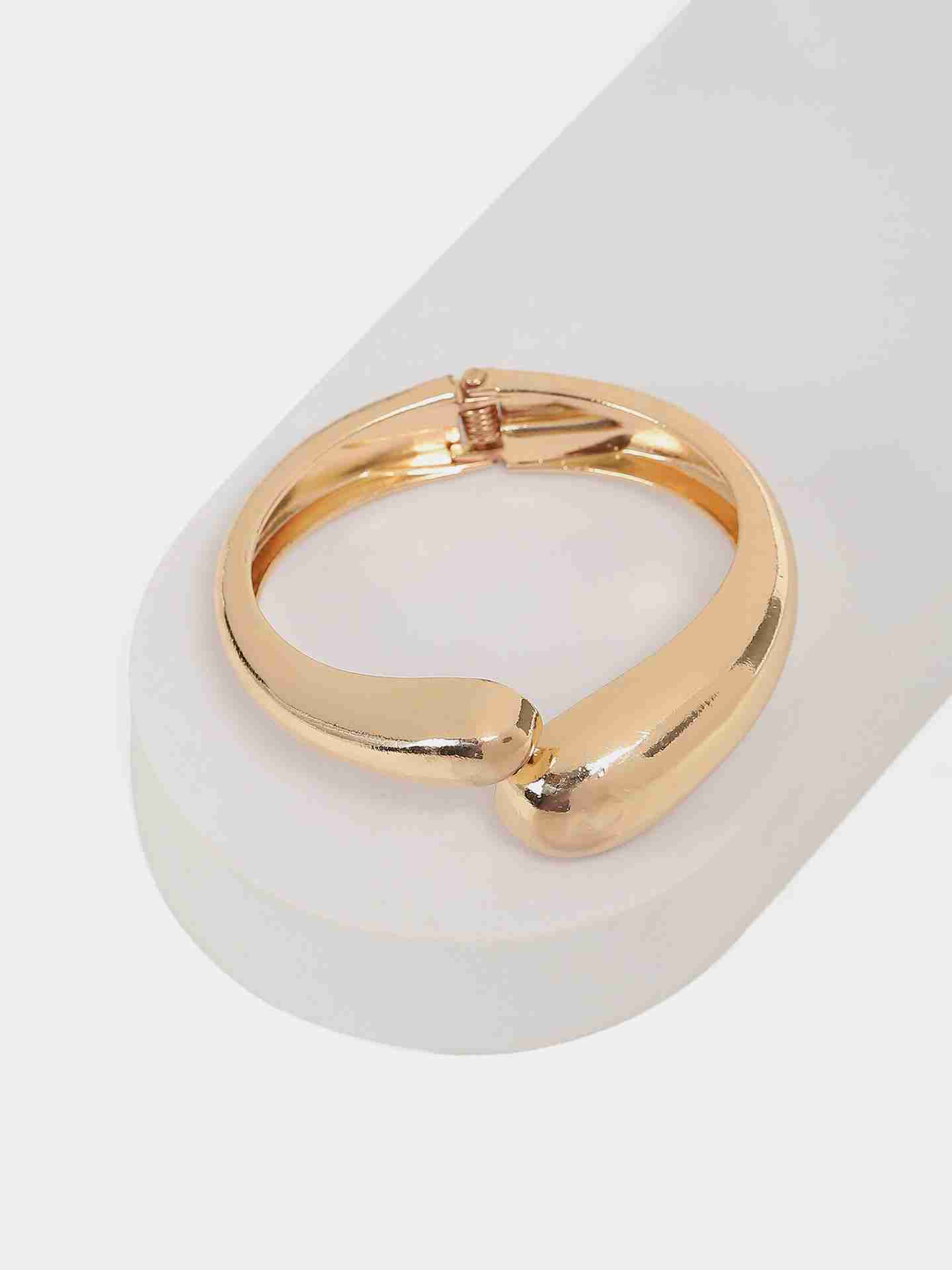 Gold Sway Bracelet
