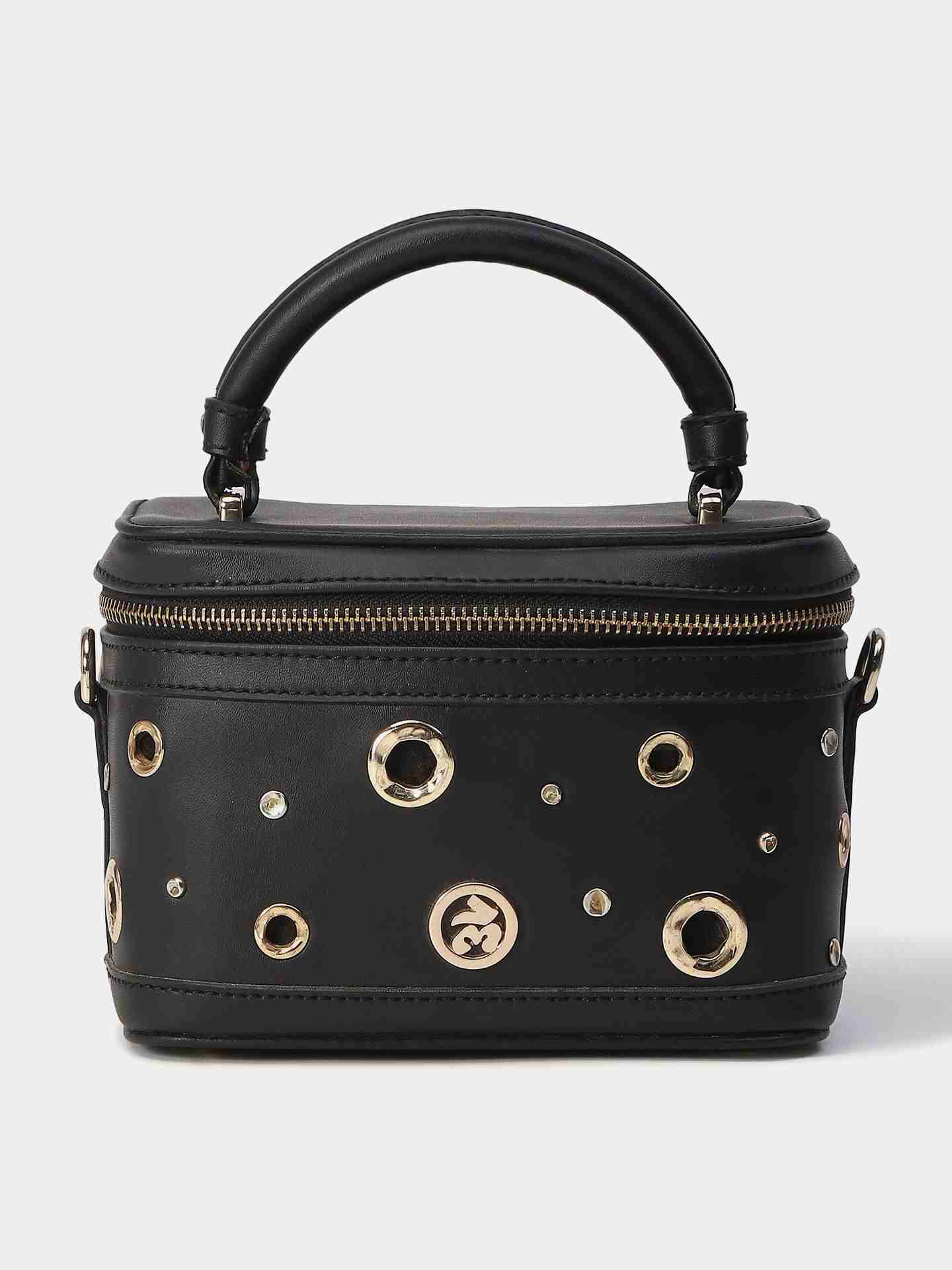 Black Saeroyi Sling Bag