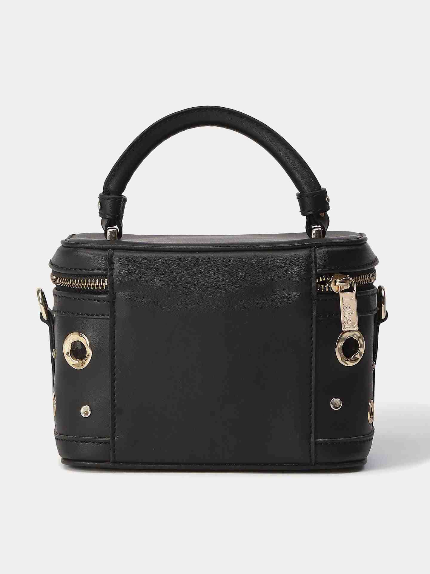Black Saeroyi Sling Bag