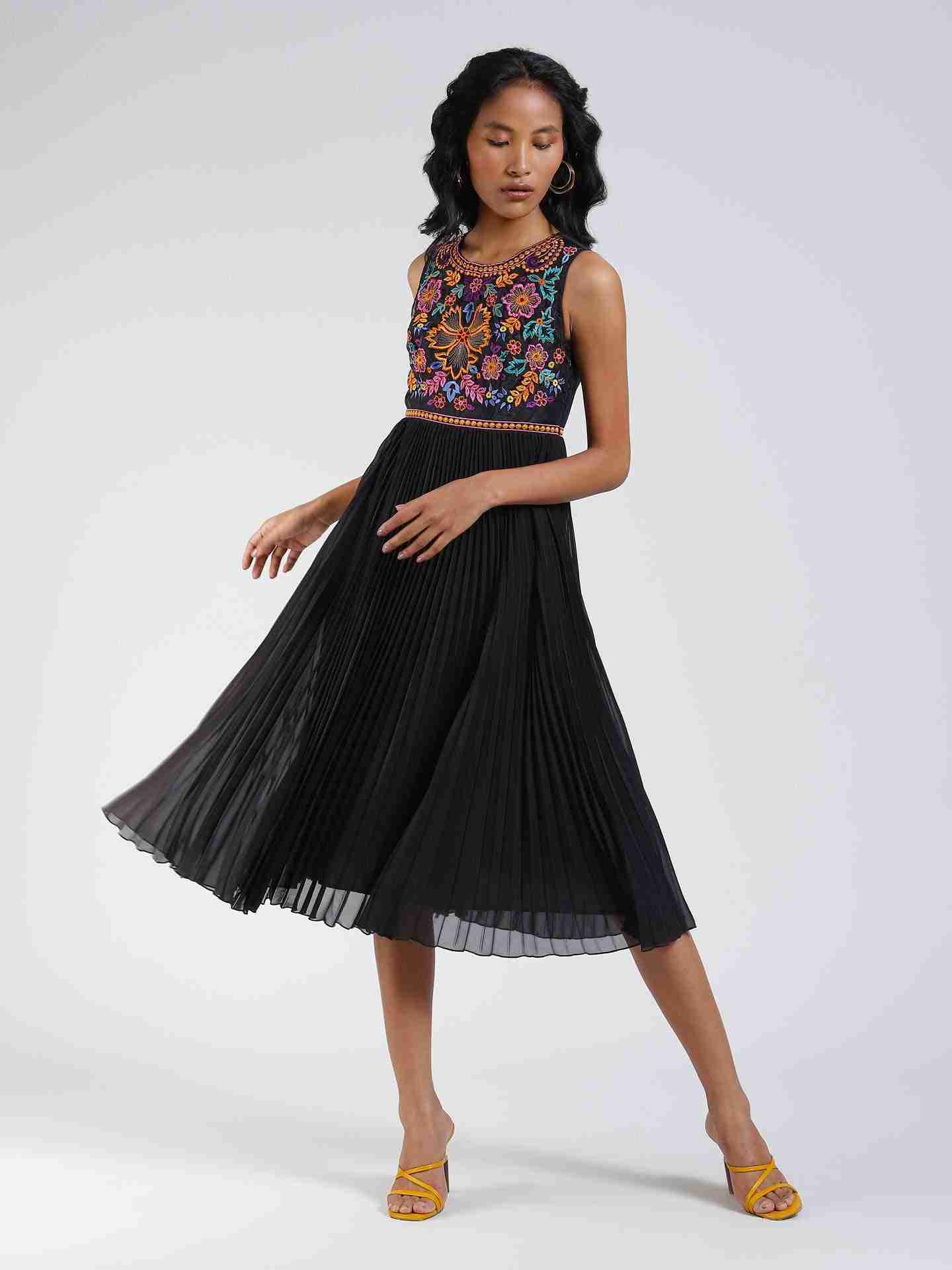 Black Flower Bust Dress