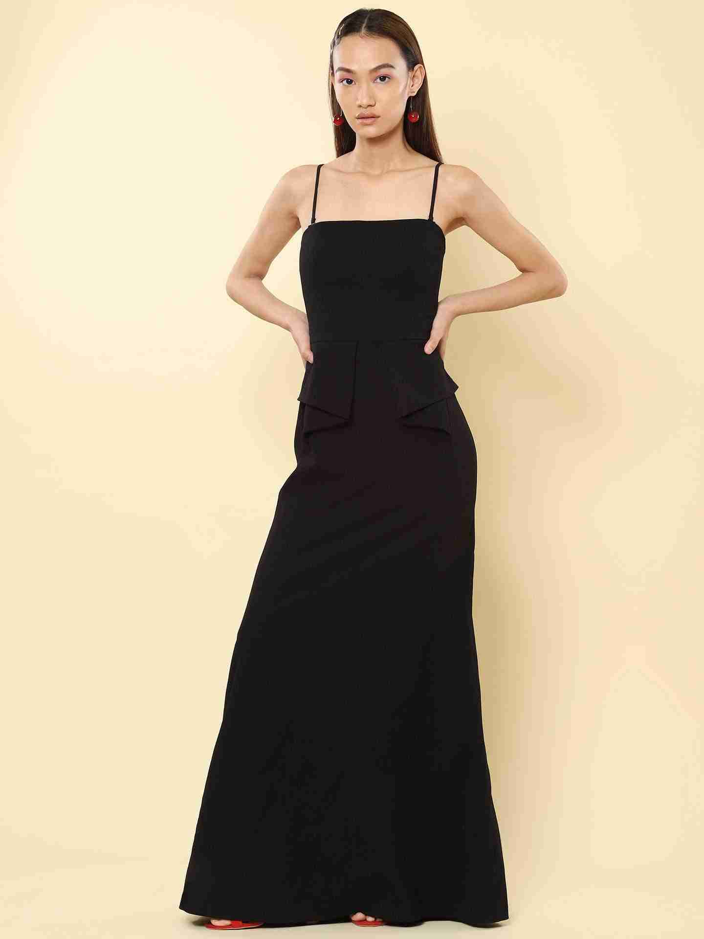 Black Winter Saga Maxi Maxi Dress