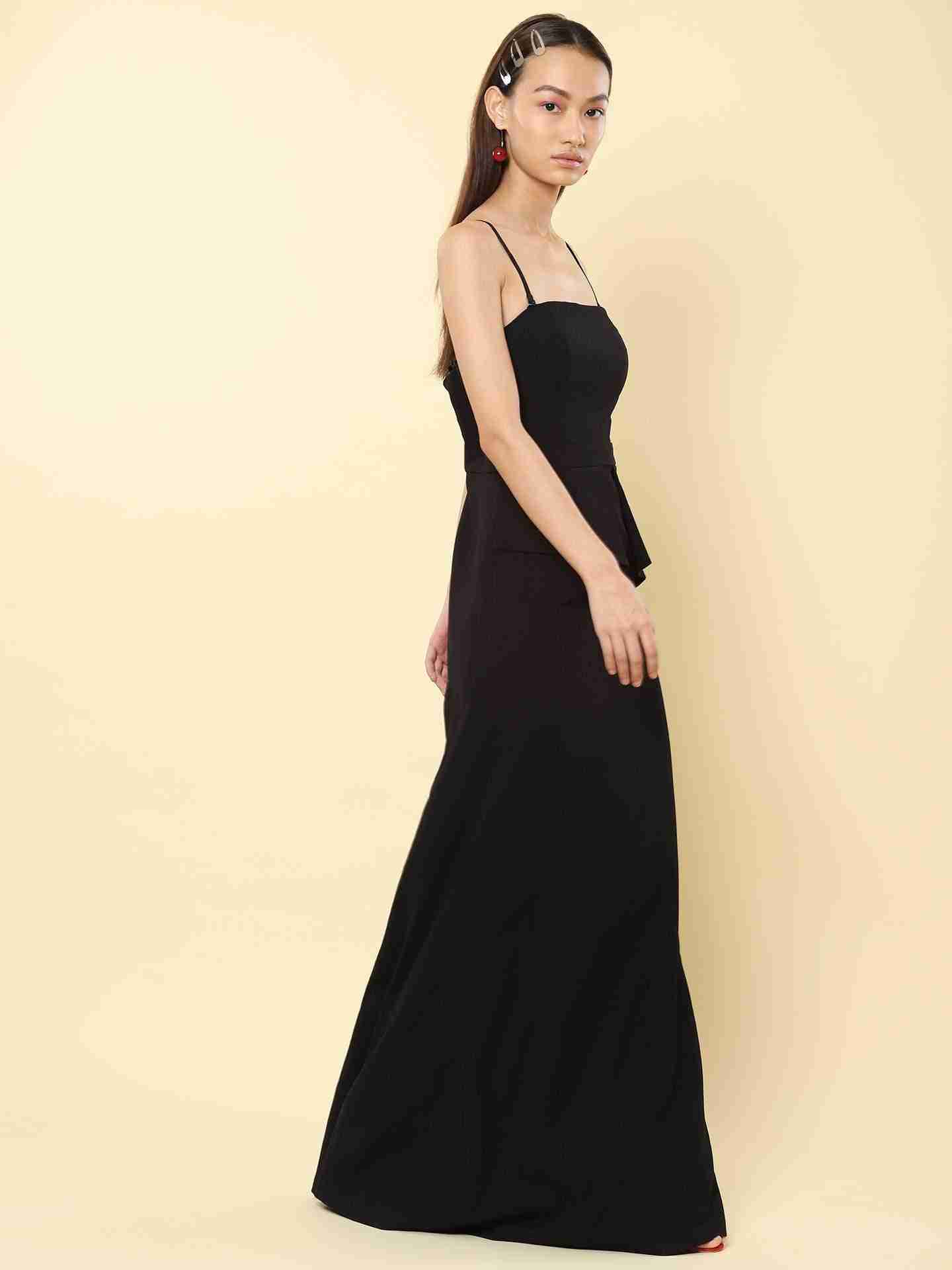 Black Winter Saga Maxi Maxi Dress