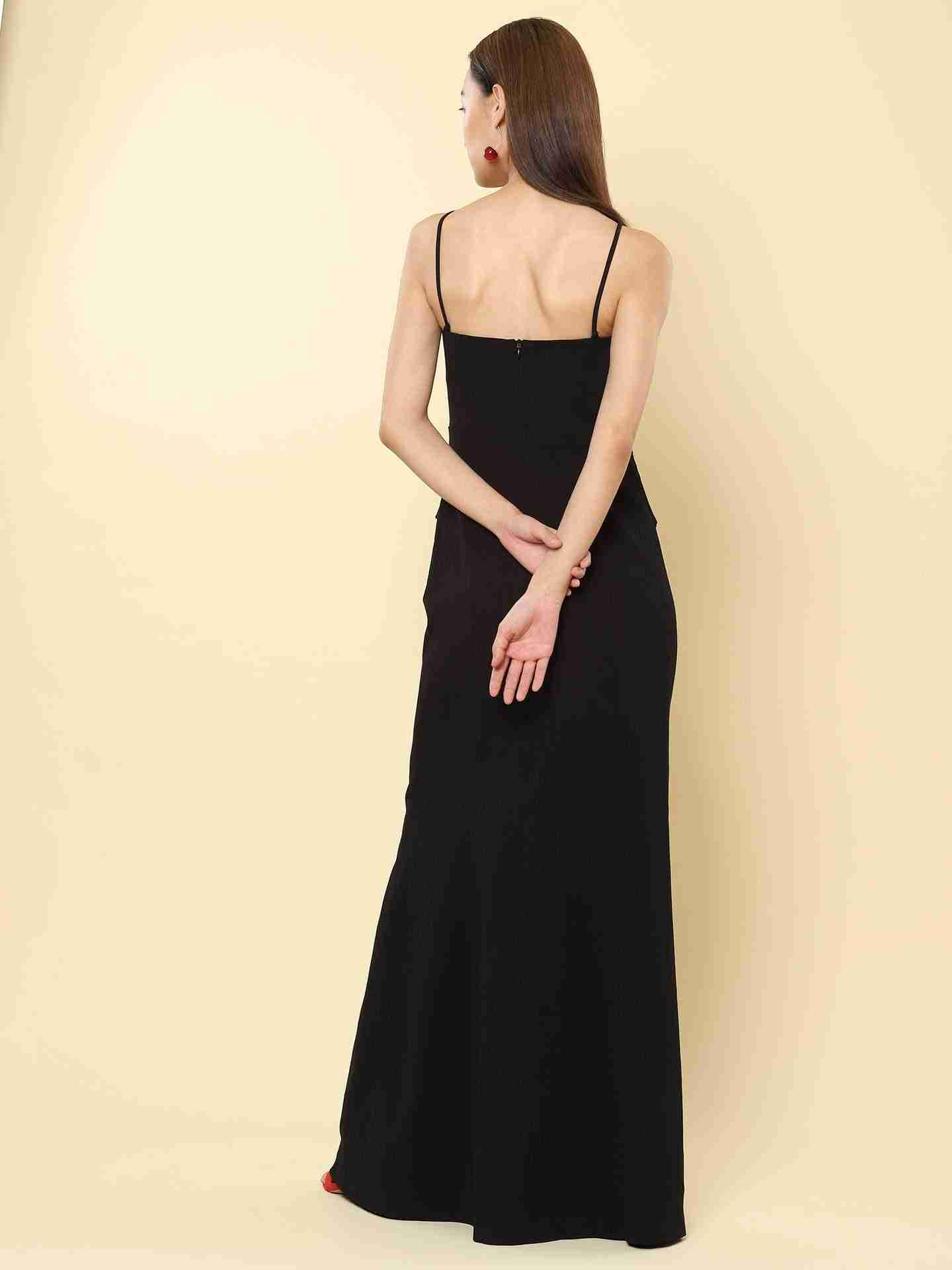 Black Winter Saga Maxi Maxi Dress