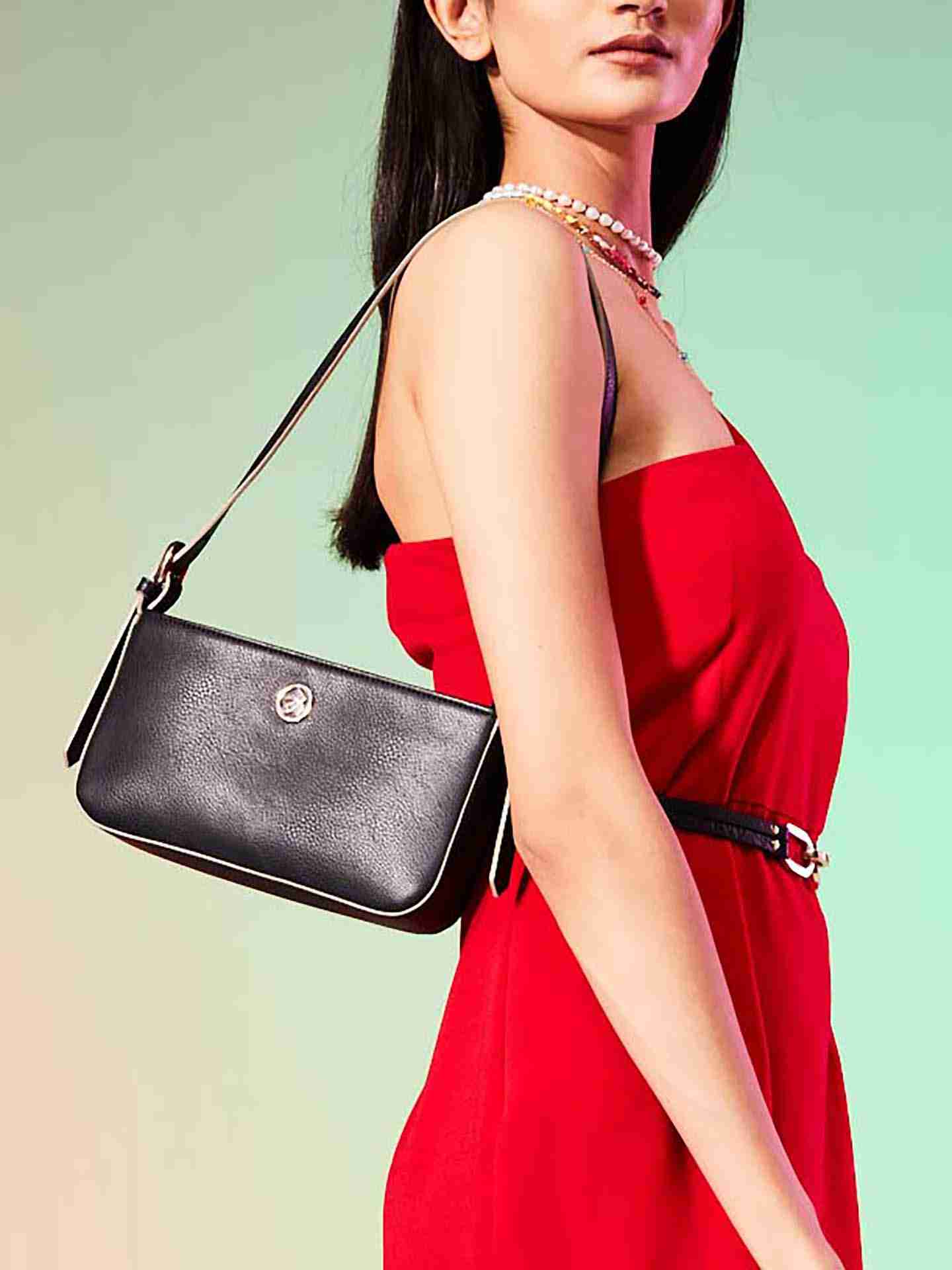 Black Vivid Sling Bag
