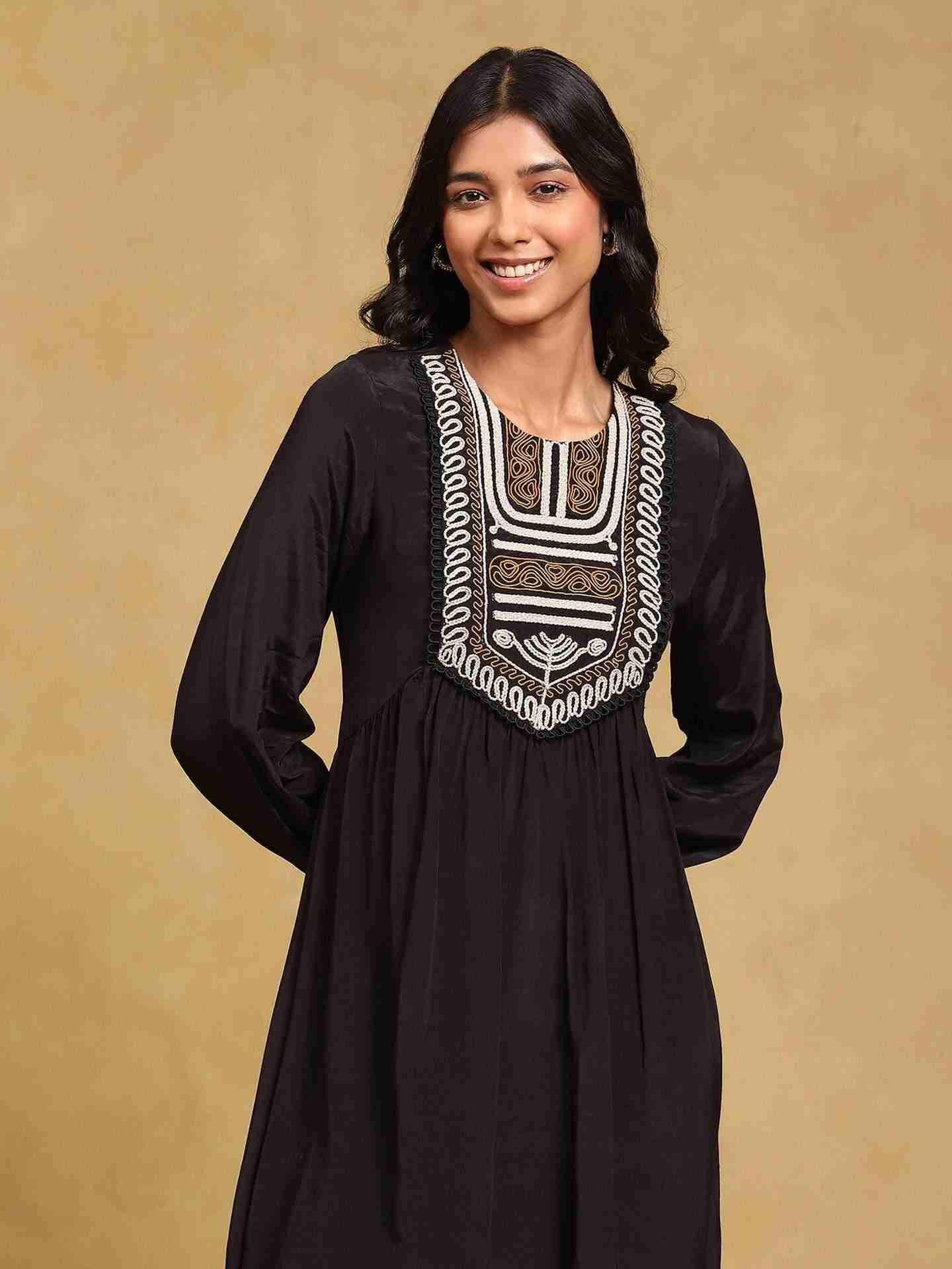 Black Evolet Shift Dress