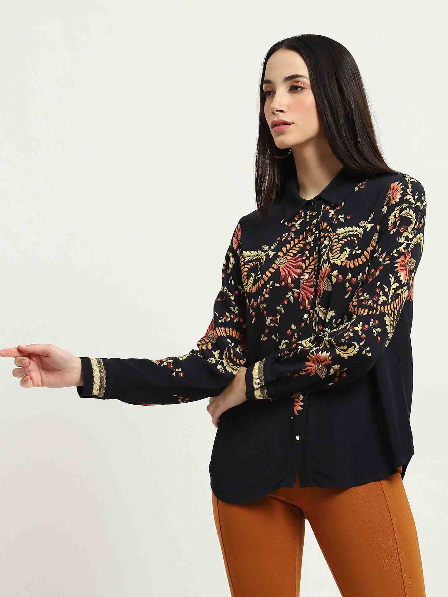 Black Itzel Shirt