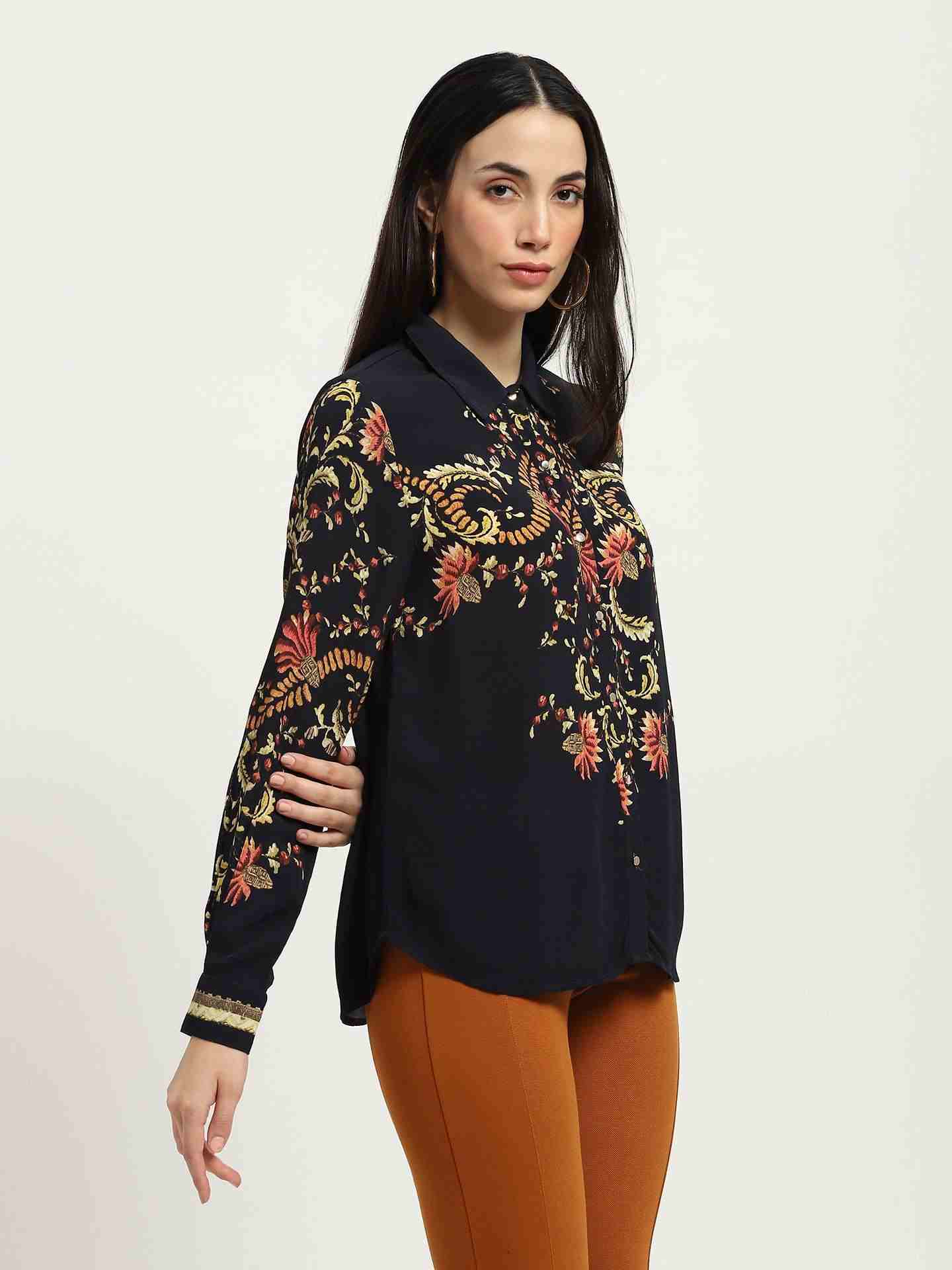 Black Itzel Shirt