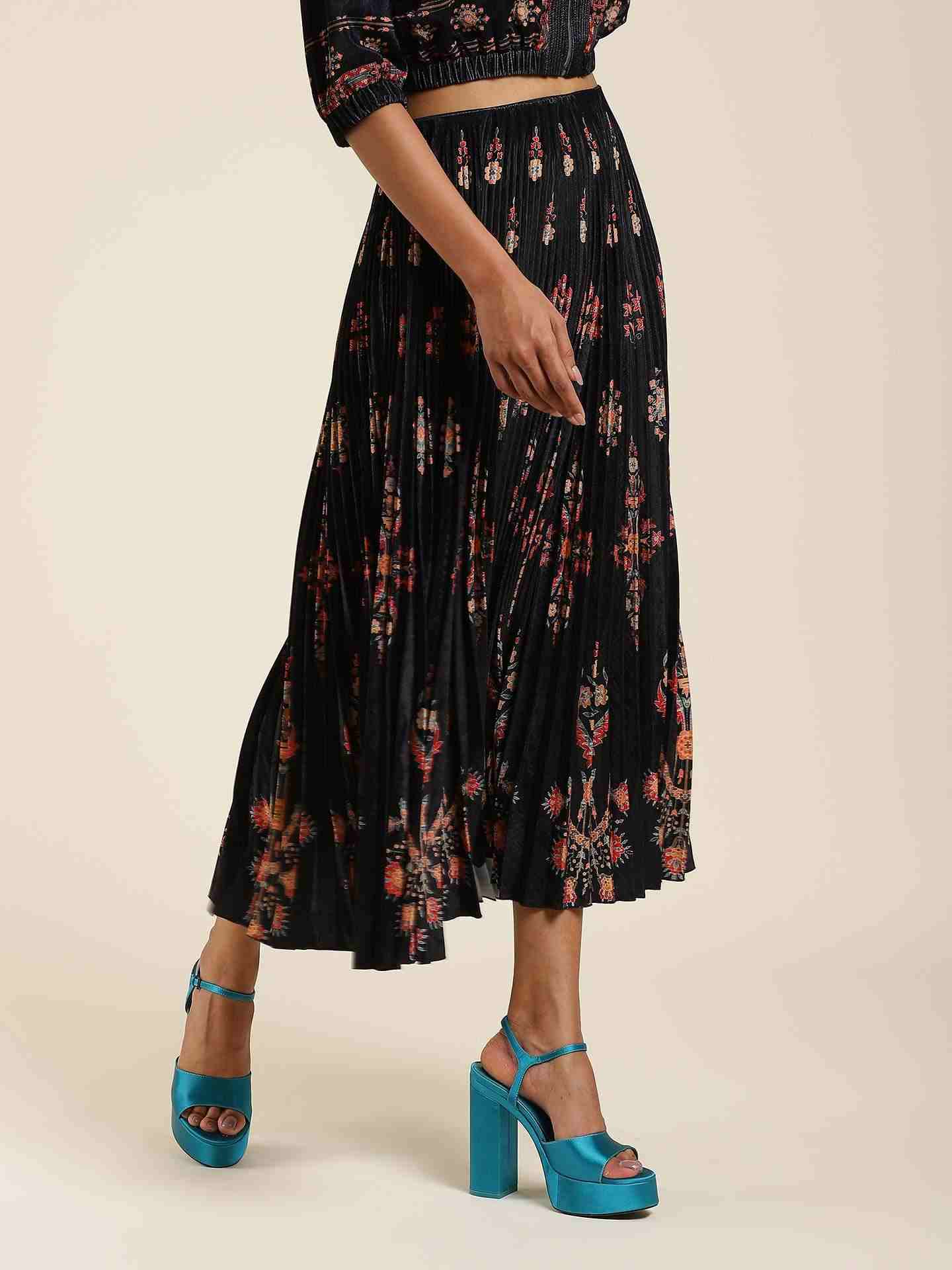 Black Sirona Skirt