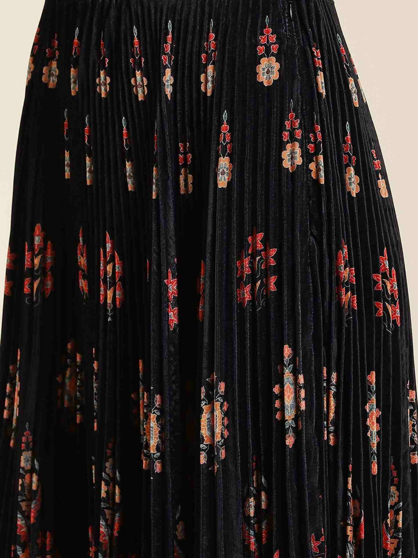 Black Sirona Skirt