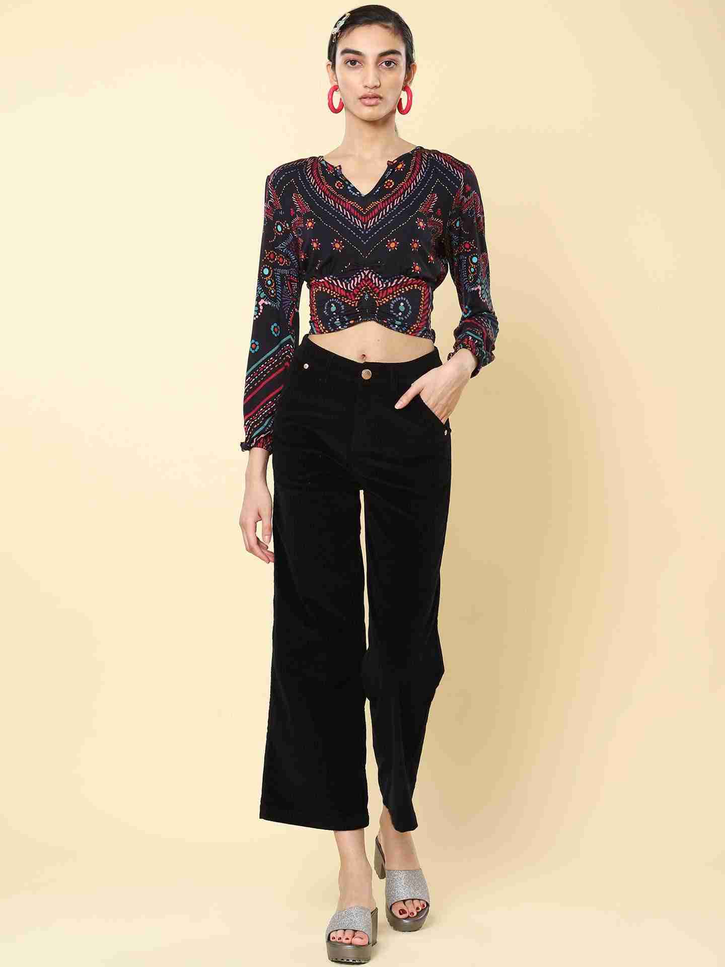 Black Catherine Crop Top