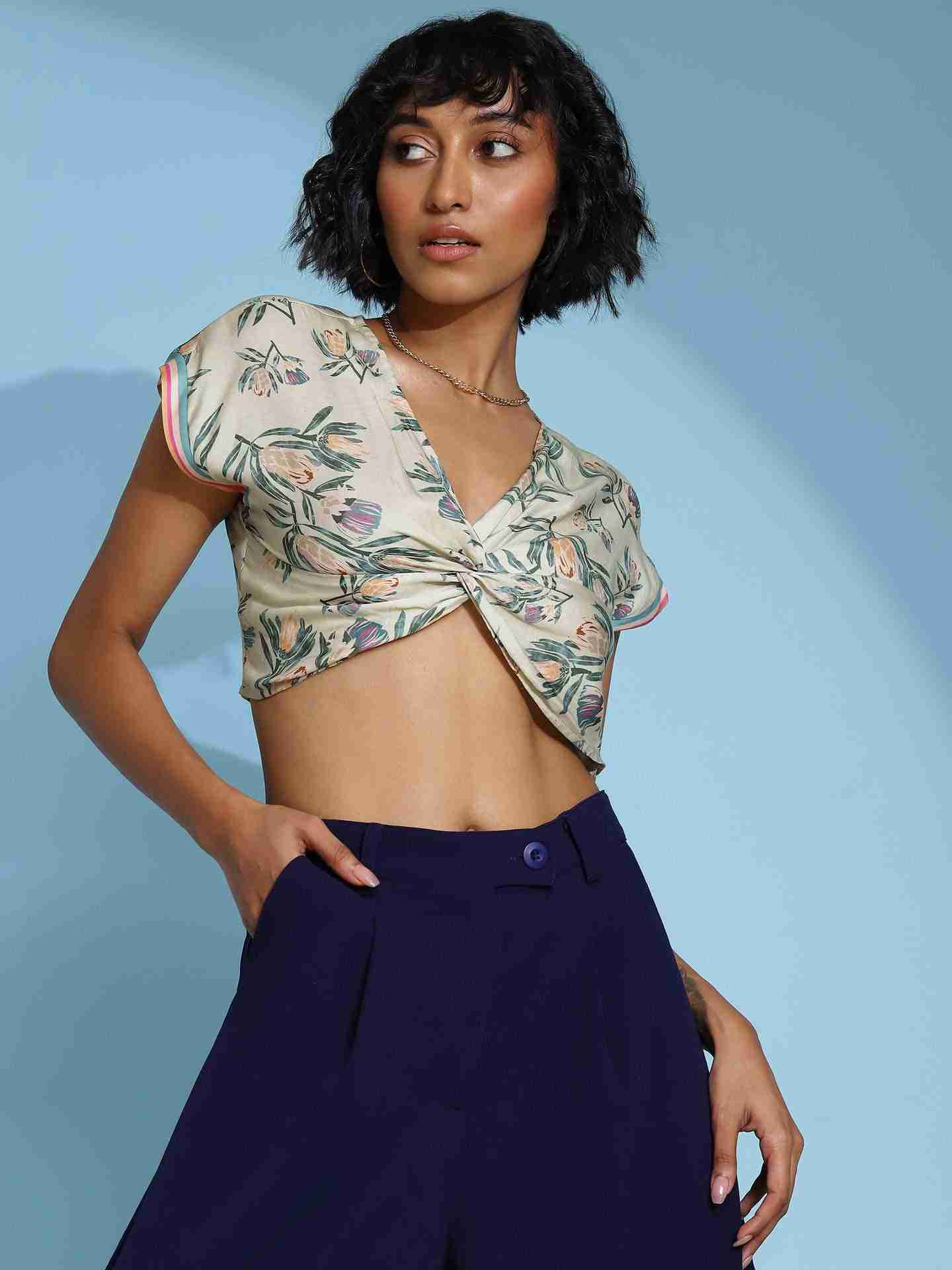 Ecru Daisy Crop Top