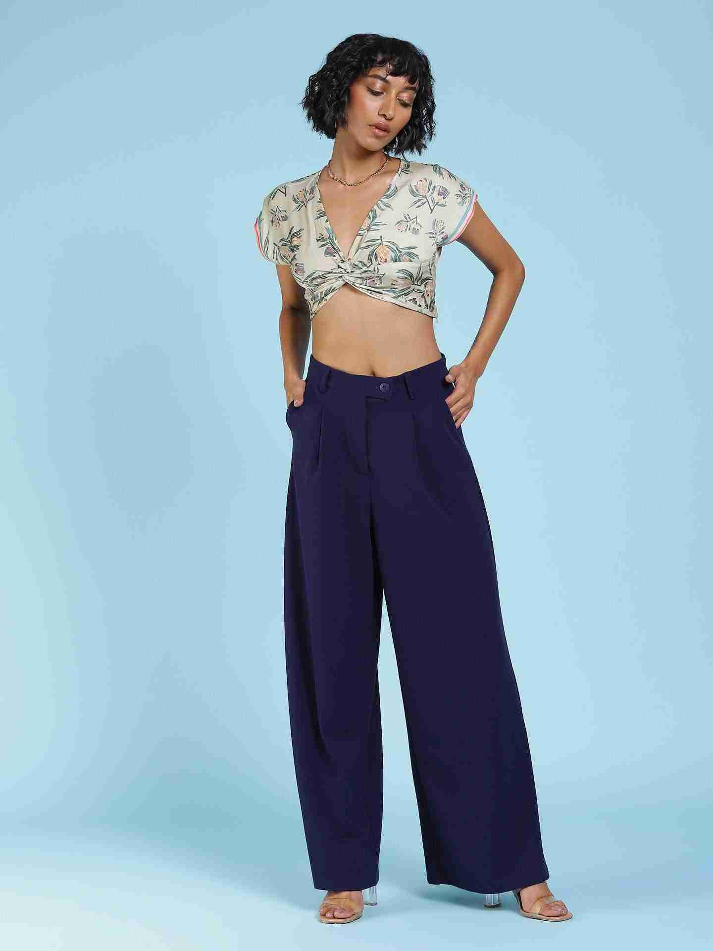 Ecru Daisy Crop Top
