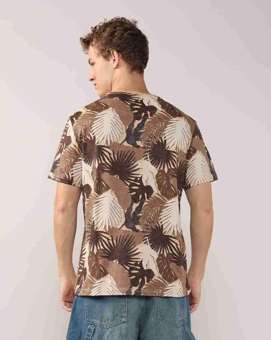Lee Cooper | Men Leaf Print Relaxed Fit Crew-Neck T-Shirt|3