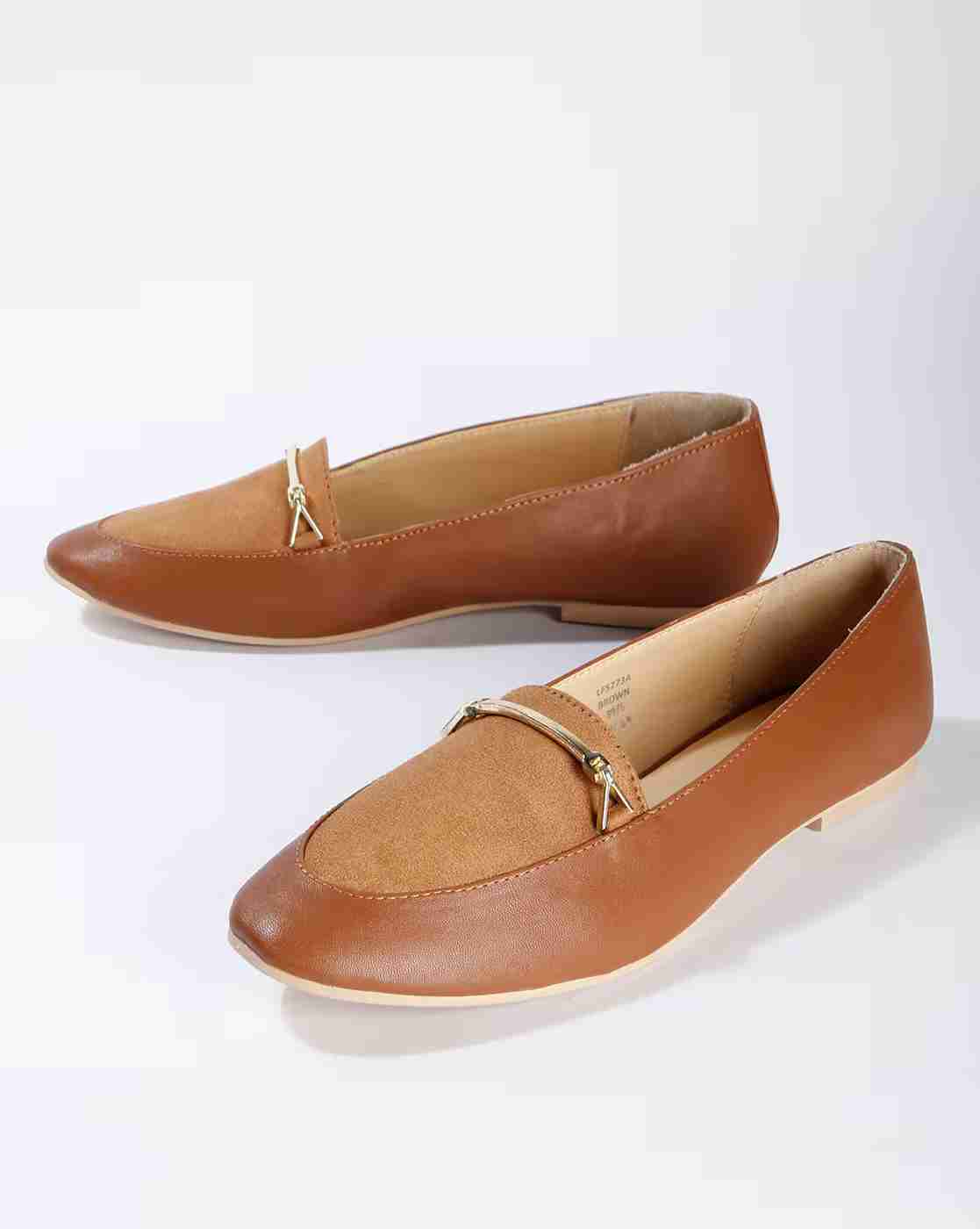 Almond-Toe Flat Shoes with Metal Accent