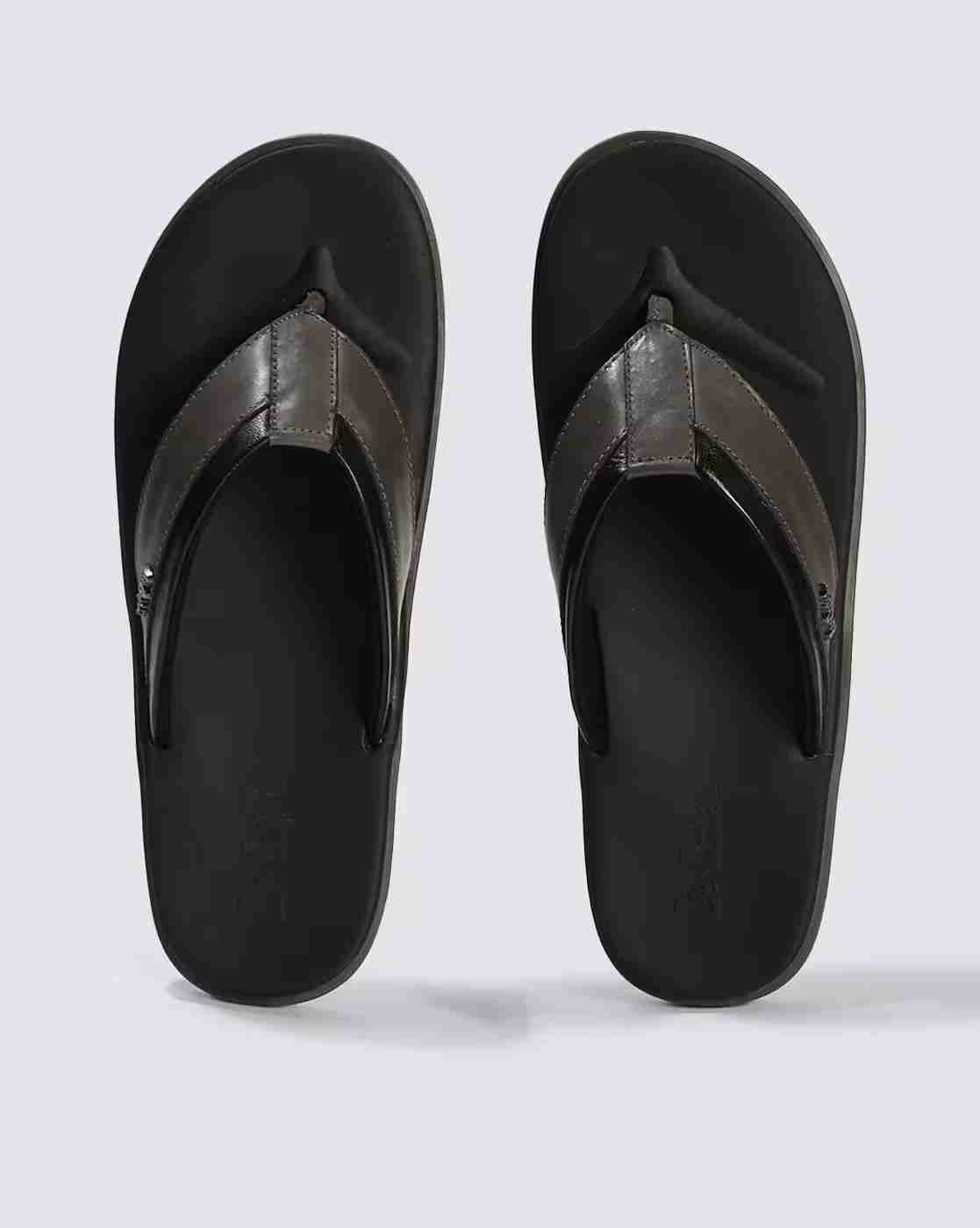 Men Thong-Strap Slip-On Sandals