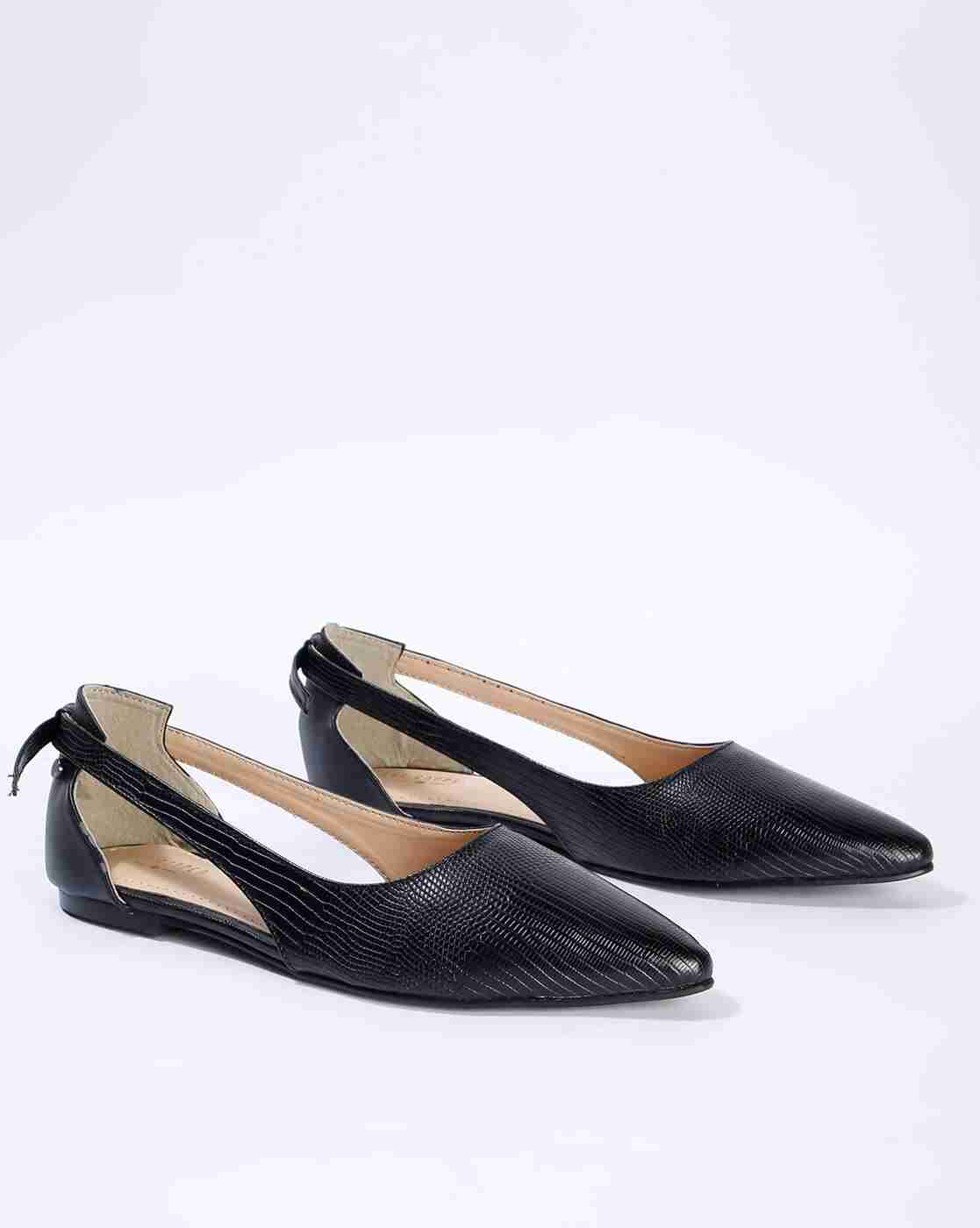 Reptilian Patterned Pointed-Toe Flat Sandals