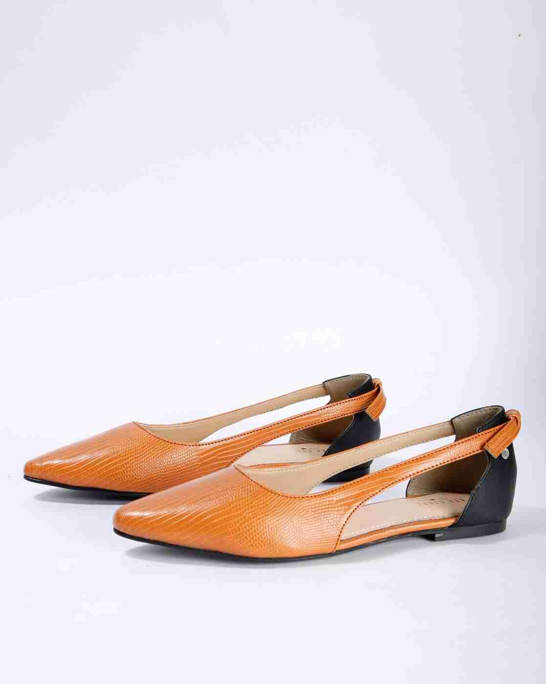 Lee Cooper | Reptilian Patterned Pointed-Toe Flat Sandals|0