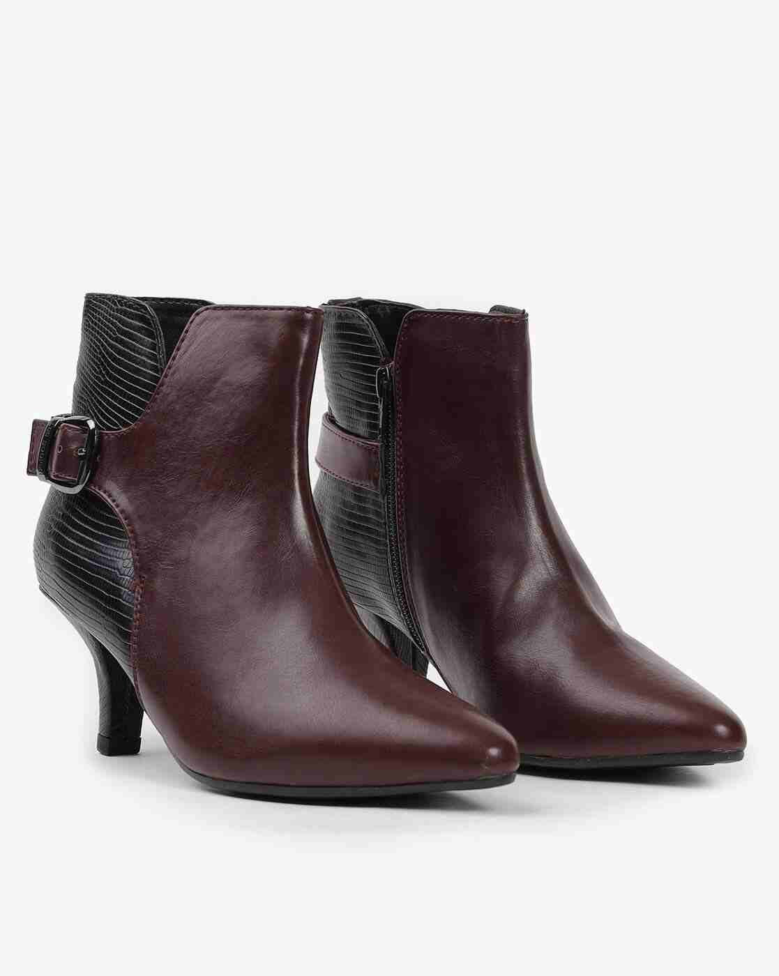 Pointed-Toe Heeled Shoes with Buckle Fastening