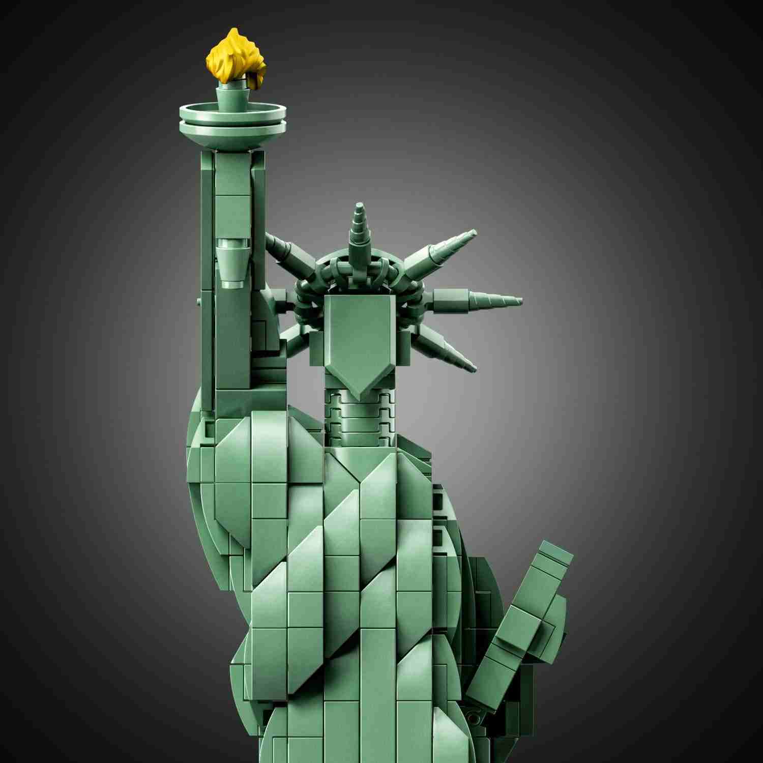 https://cdn.fynd.com/v2/falling-surf-7c8bb8/fyprod/wrkr/products/pictures/item/free/original/lego/21042/3/9JtCzexJSx-891567_4.jpg