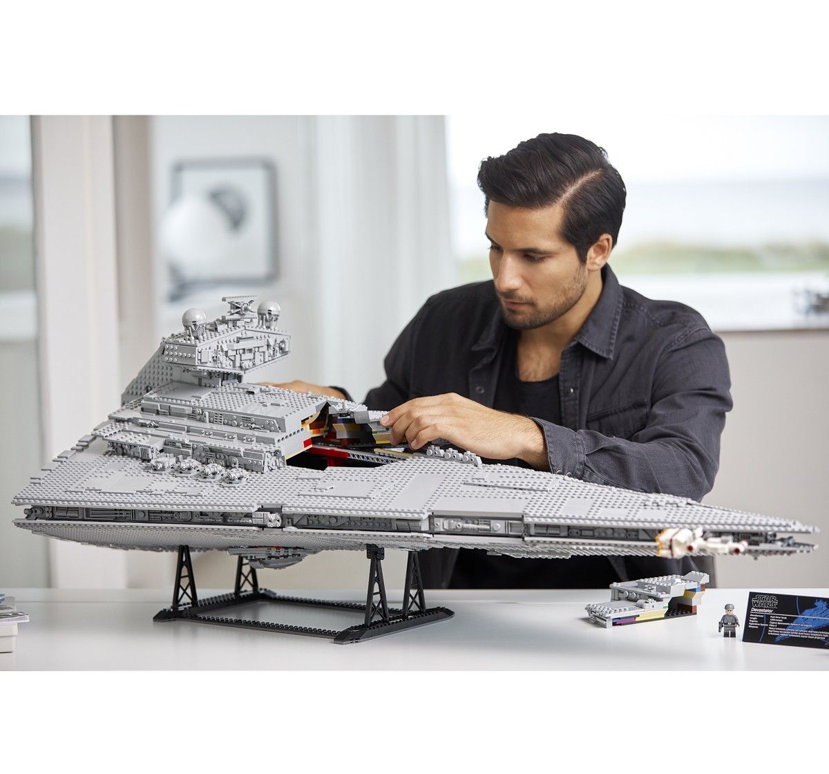 https://cdn.fynd.com/v2/falling-surf-7c8bb8/fyprod/wrkr/products/pictures/item/free/original/lego/493175497/0/-GOxn7Ei7a-493175497-1.jpeg