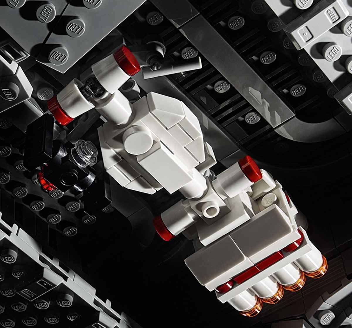 https://cdn.fynd.com/v2/falling-surf-7c8bb8/fyprod/wrkr/products/pictures/item/free/original/lego/493175497/7/4UPTV8LivJ-493175497-8.jpeg