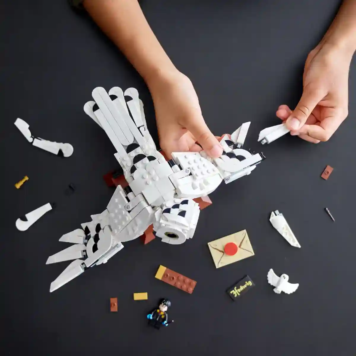 https://cdn.fynd.com/v2/falling-surf-7c8bb8/fyprod/wrkr/products/pictures/item/free/original/lego/493176381/2/iOMLmIirj3f-493176381-3_2359.webp
