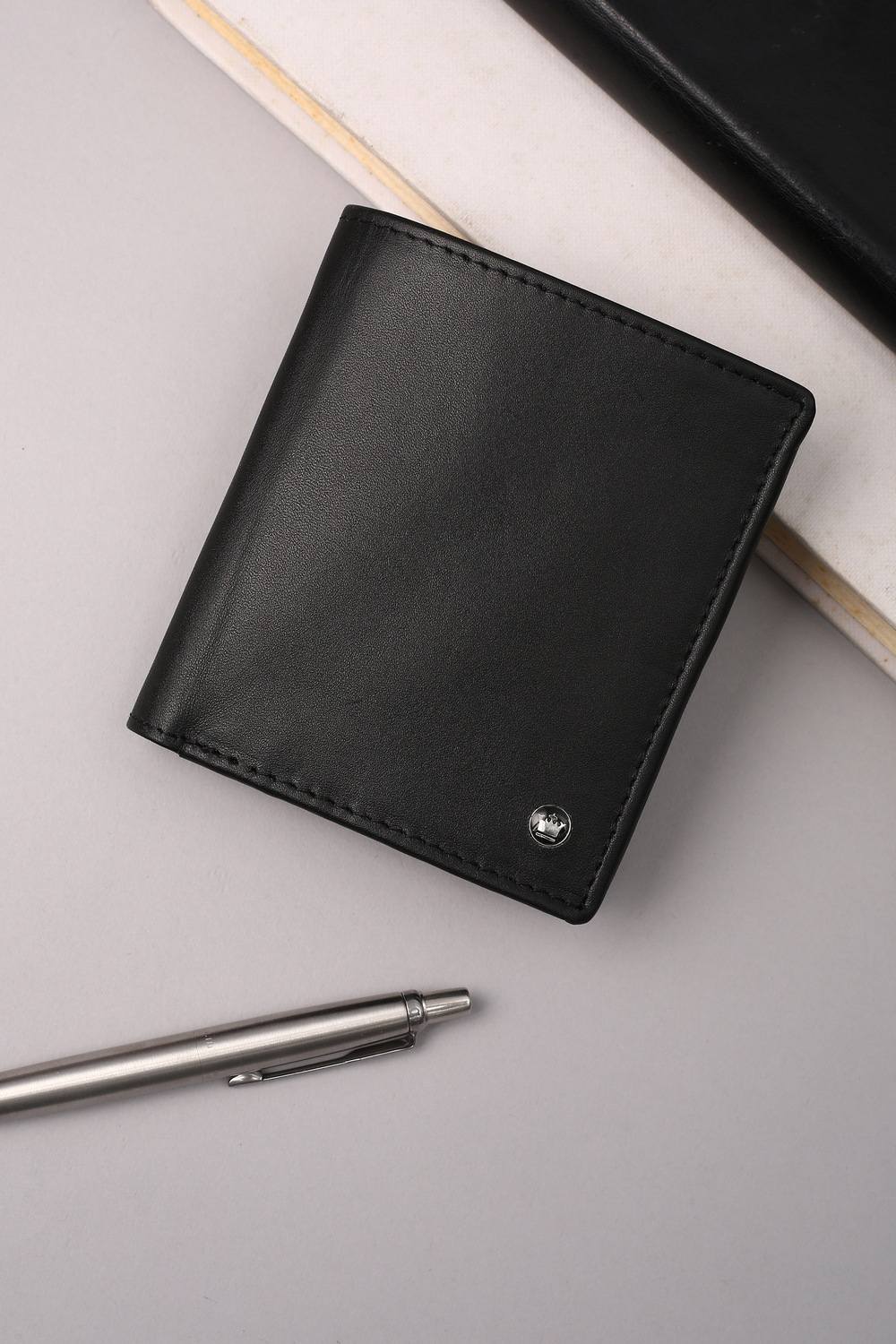 Men Black Solid Leather Wallet
