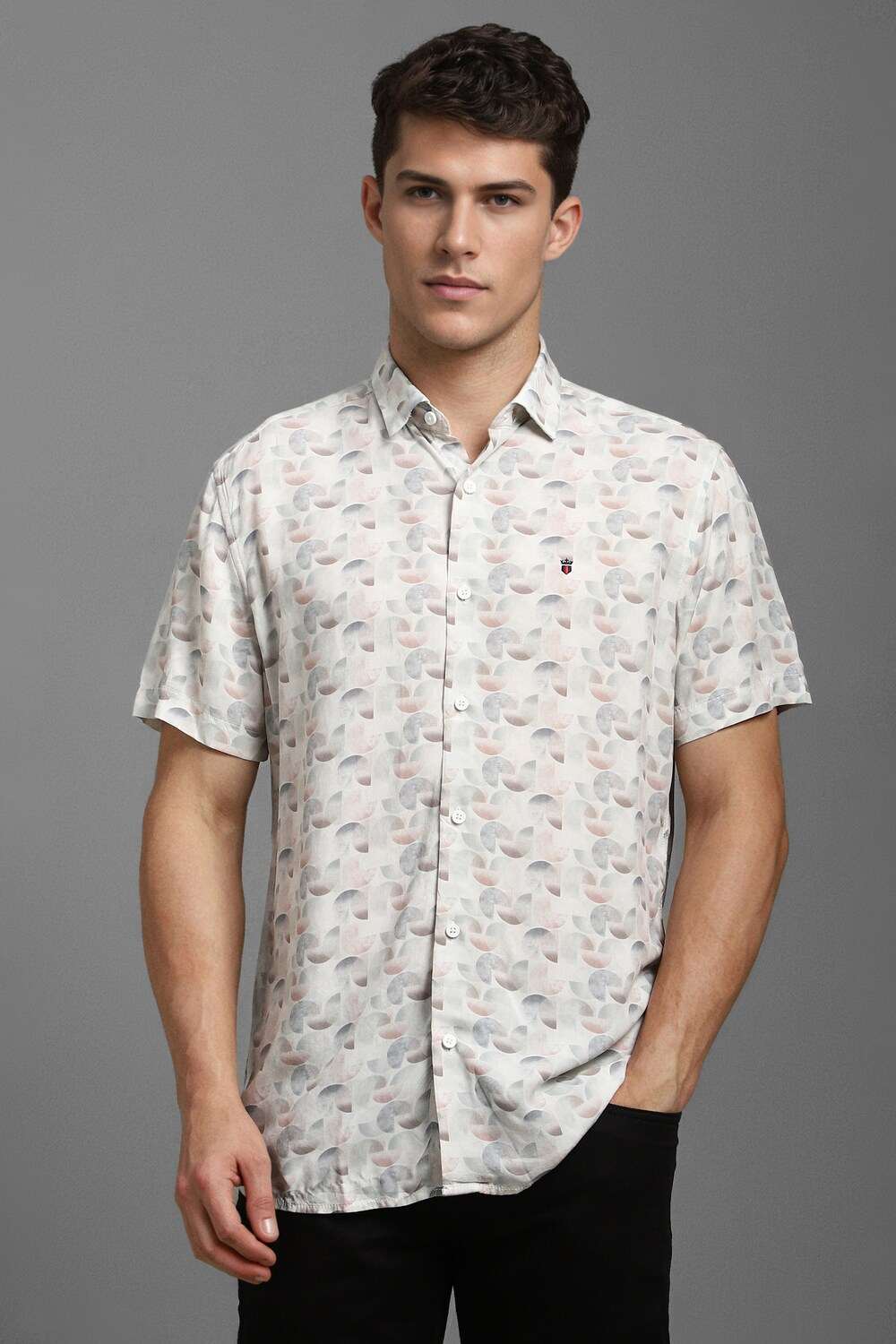Men White Slim Fit Print Half Sleeves Casual Shirt