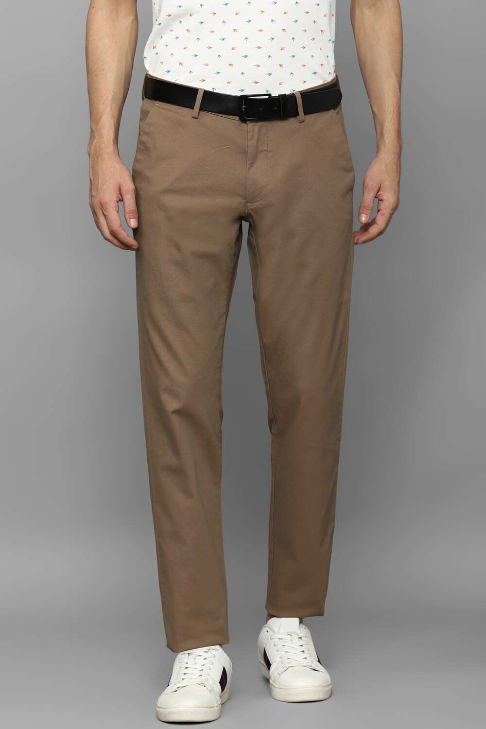 Men Brown Slim Fit Solid Flat Front Casual Trousers