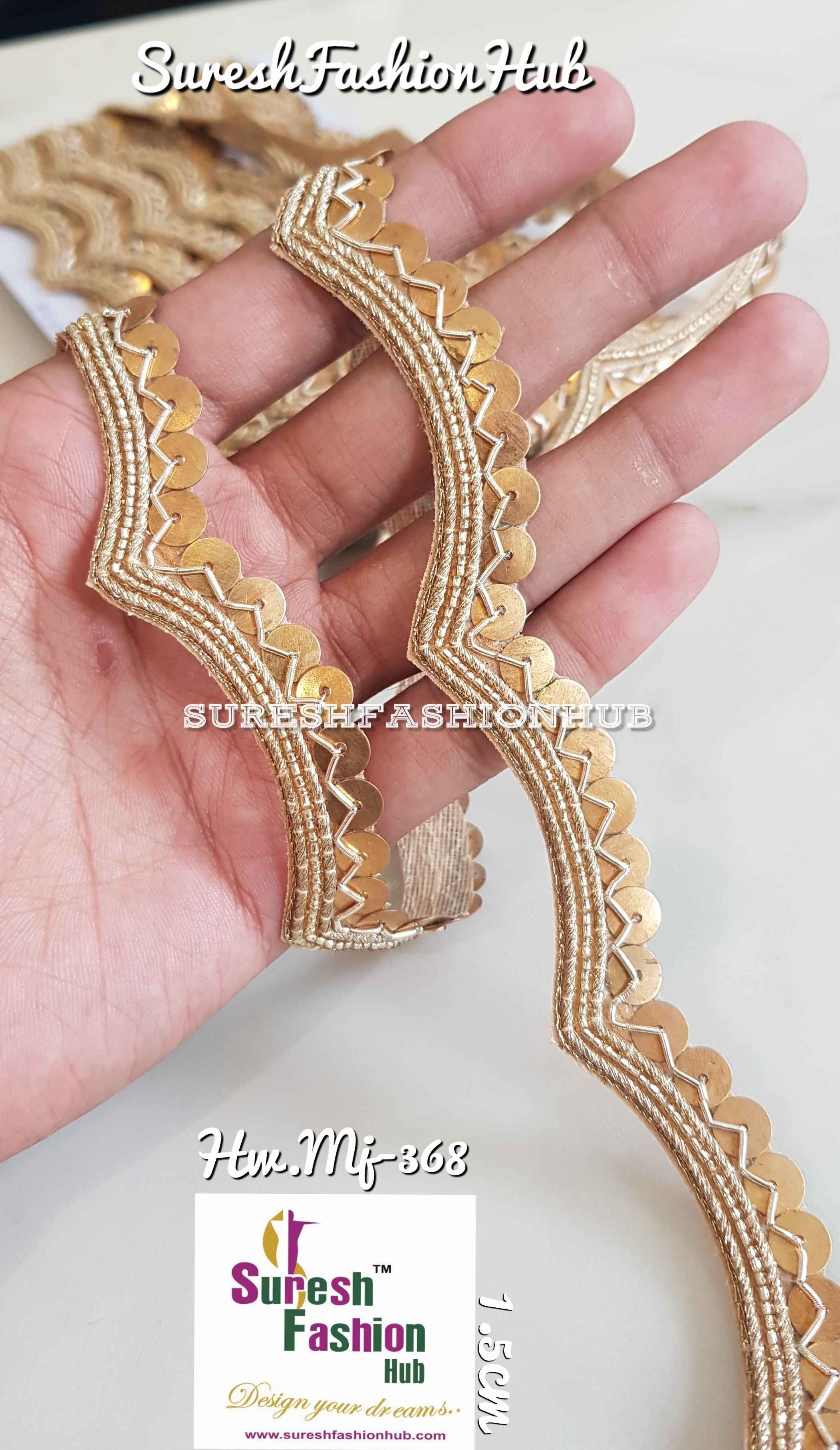 Sophisticated One-Sided Scalloped Lace Trim for Sarees