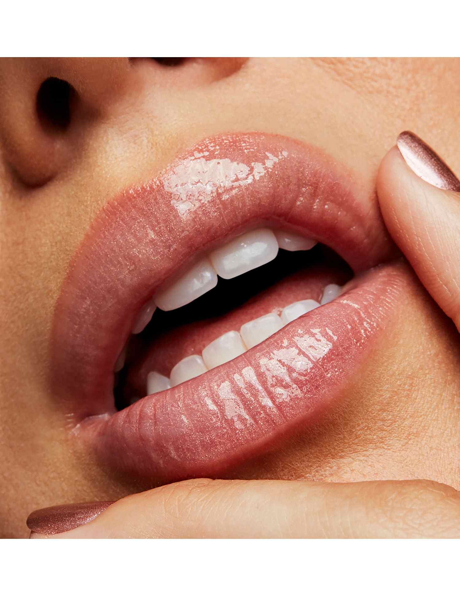 Mini Mac Lipglass • Oyster Girl