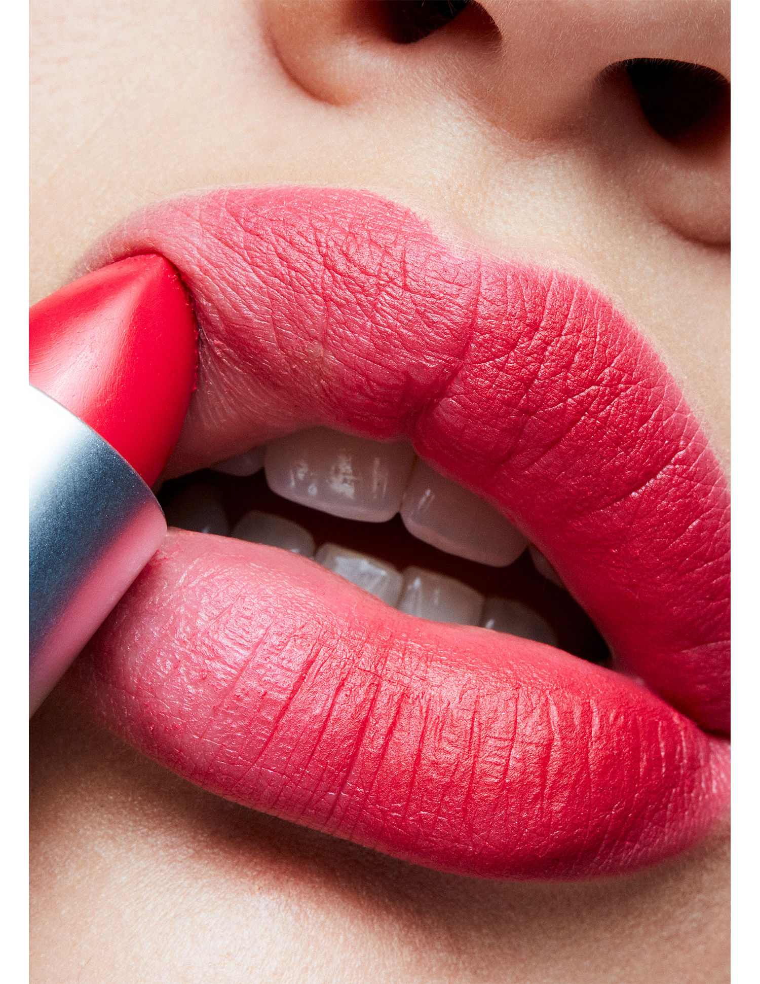 Mini Mac Lipstick • Relentlessly Red