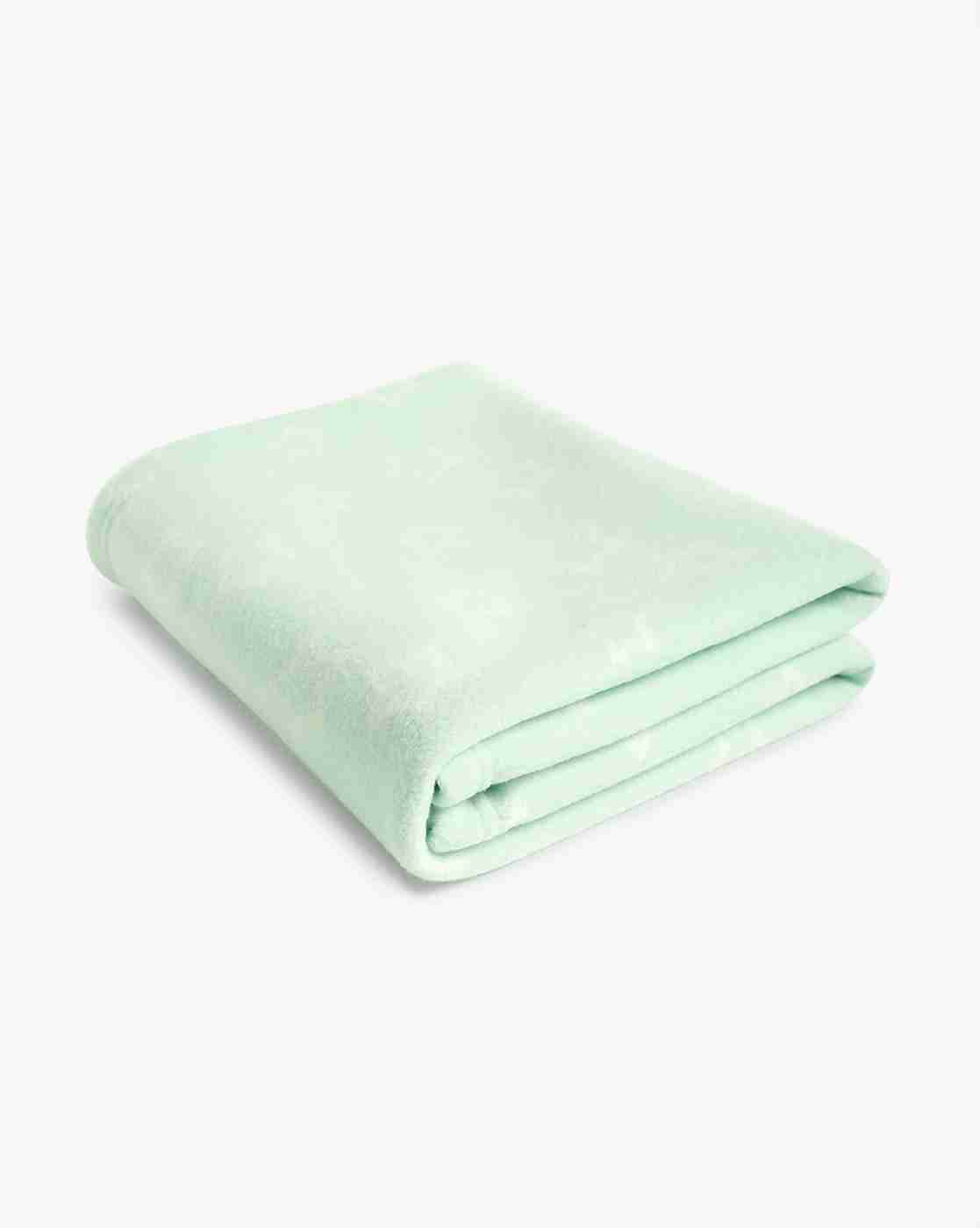 https://cdn.fynd.com/v2/falling-surf-7c8bb8/fyprod/wrkr/products/pictures/item/free/original/mila-baby/MILAB294/2/sgAsOT3SE--493771521-3.jpg