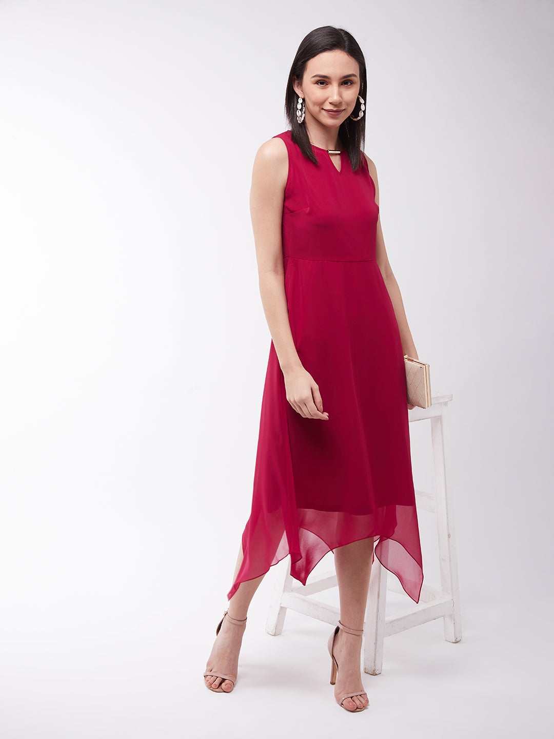 Pink Solid Georgette Regular Fit Round Neck Sleeveless Crop Length Dress