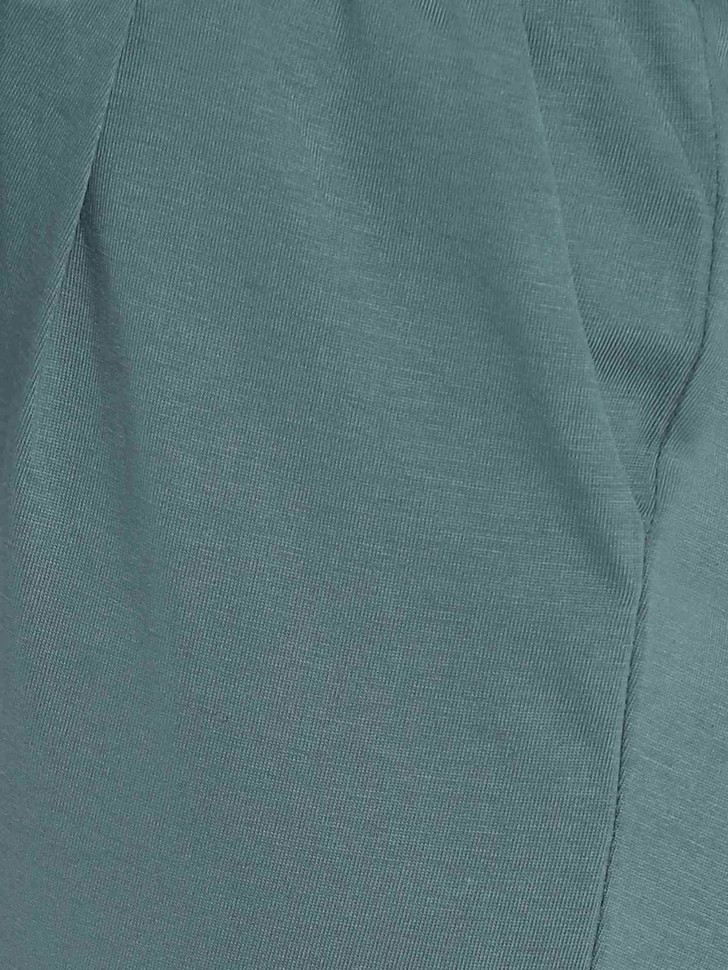https://cdn.fynd.com/v2/falling-surf-7c8bb8/fyprod/wrkr/products/pictures/item/free/original/momsoon/MCMBSS2207/7/WByBEoV8Jq-410262826001-8.jpg
