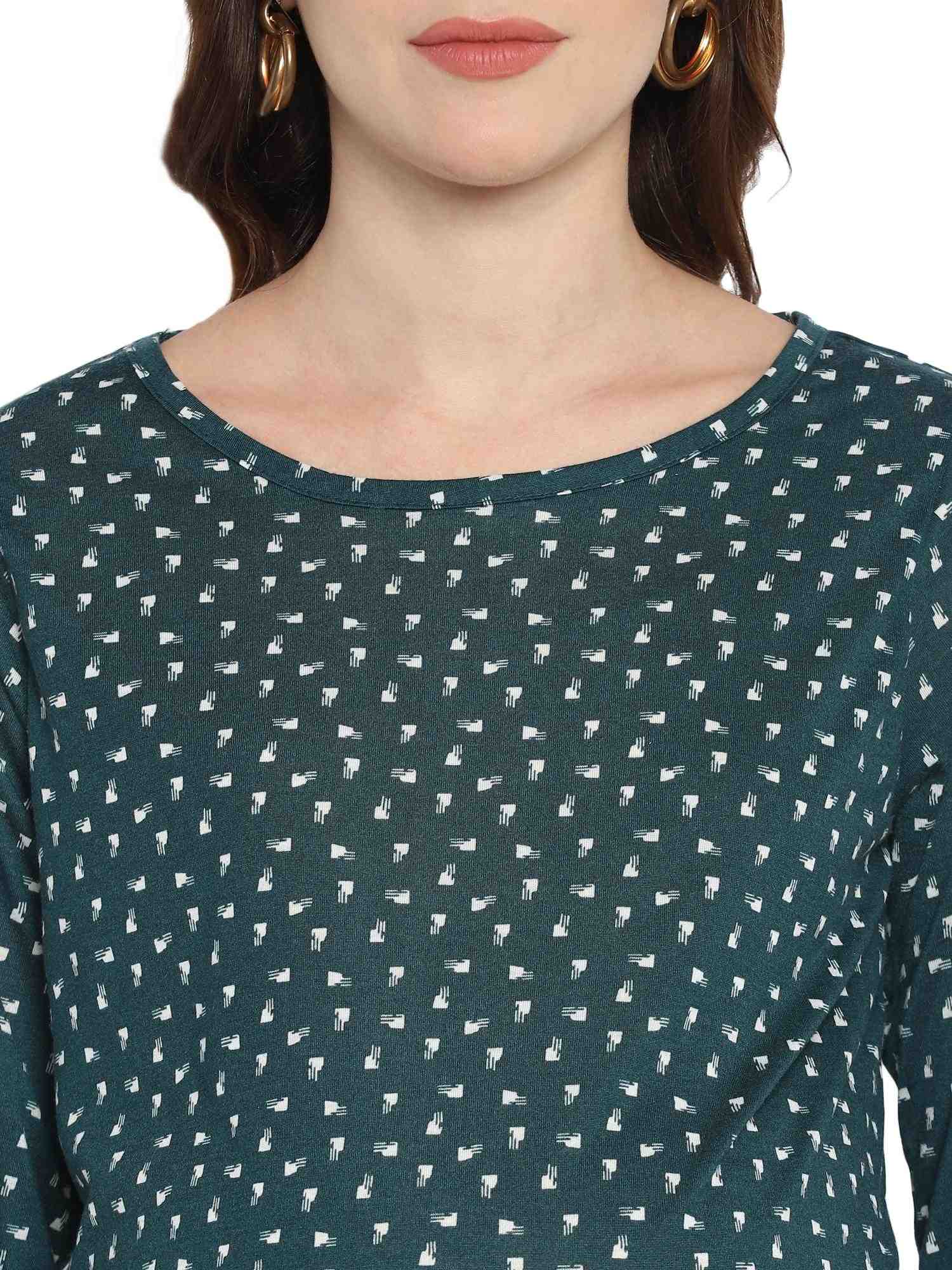 https://cdn.fynd.com/v2/falling-surf-7c8bb8/fyprod/wrkr/products/pictures/item/free/original/momsoon/MCMTSS2210/6/k-9oQUs4sW-410262829001-7.jpg